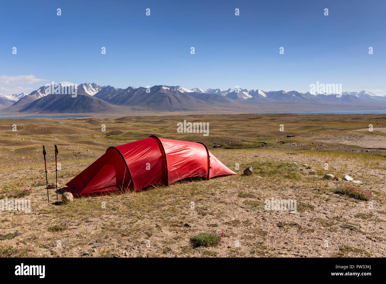 Backcountry Camping, Afghan-Tajik Grenze mit afghanischen Große Pamir und Concord Mt im Hintergrund, Zorkul Nature Reserve, Pamir, Tadschikistan Stockfoto