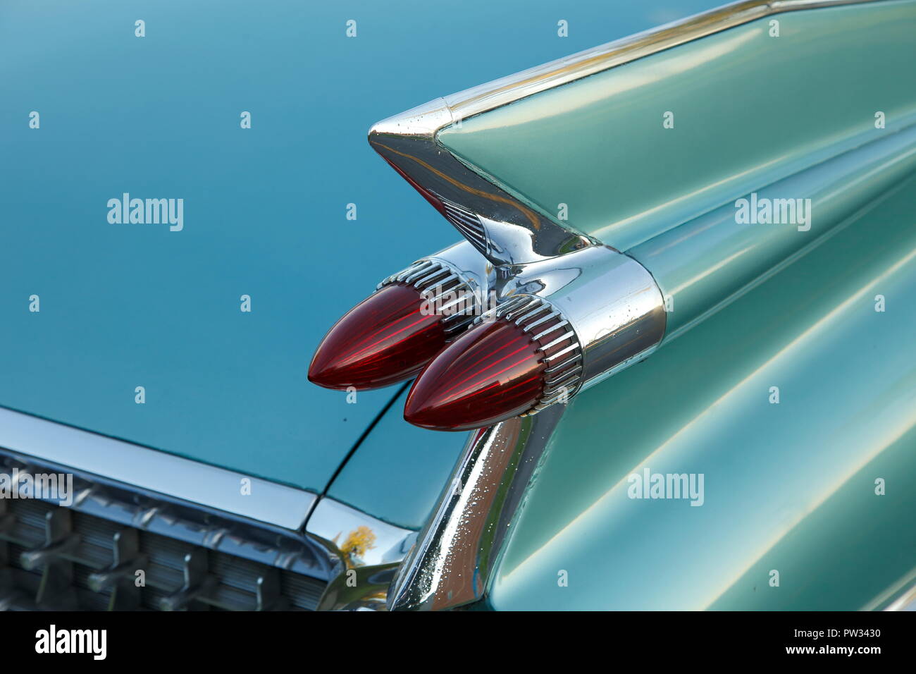 Schwanzflosse mit roten Rücklichter eines amerikanischen Oldtimer, Cadillac de Ville 1959, Kanada Stockfoto