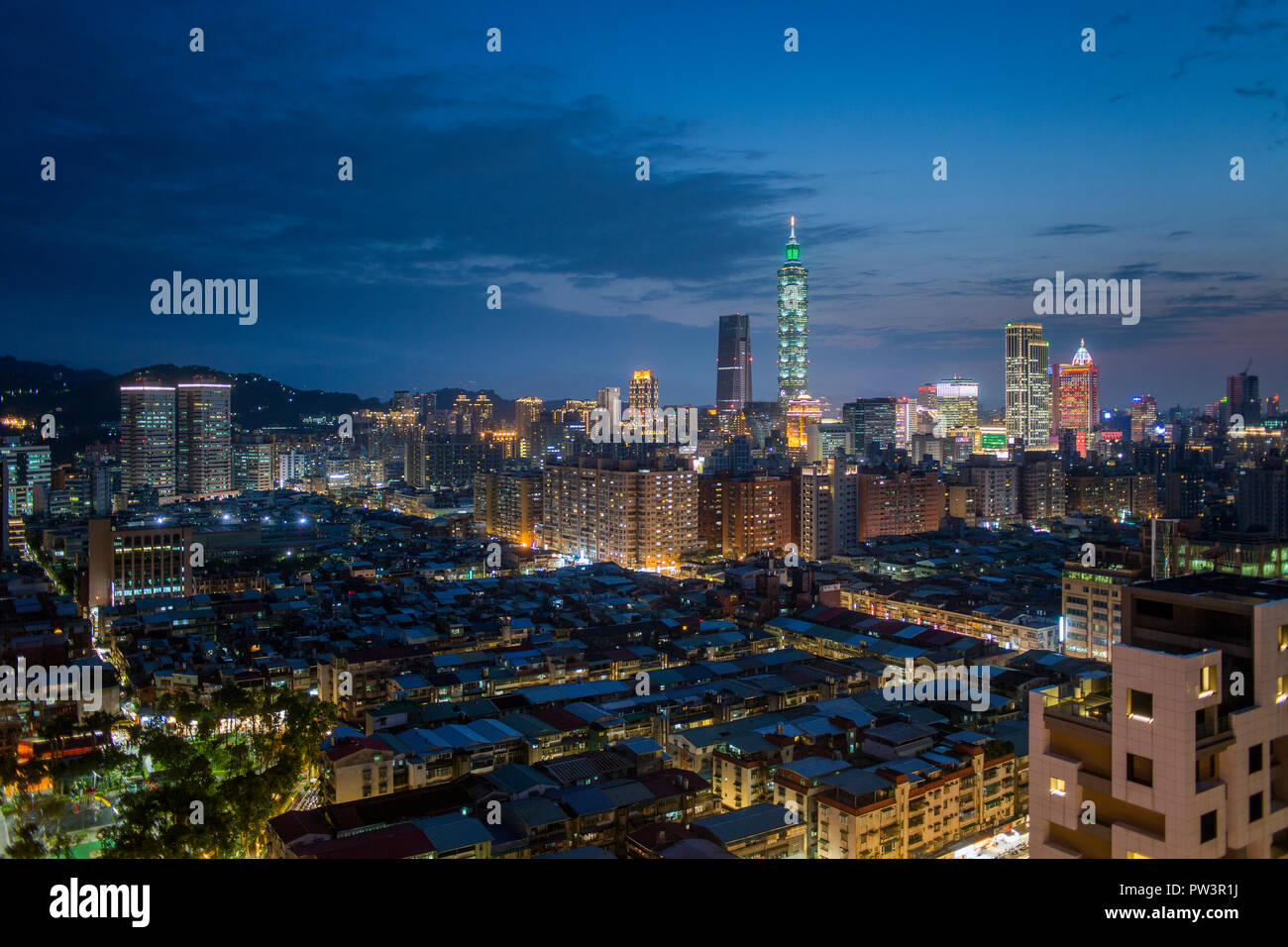 Taiwan, Taipei, City Skyline und Taipeh 101 Gebäude Stockfoto