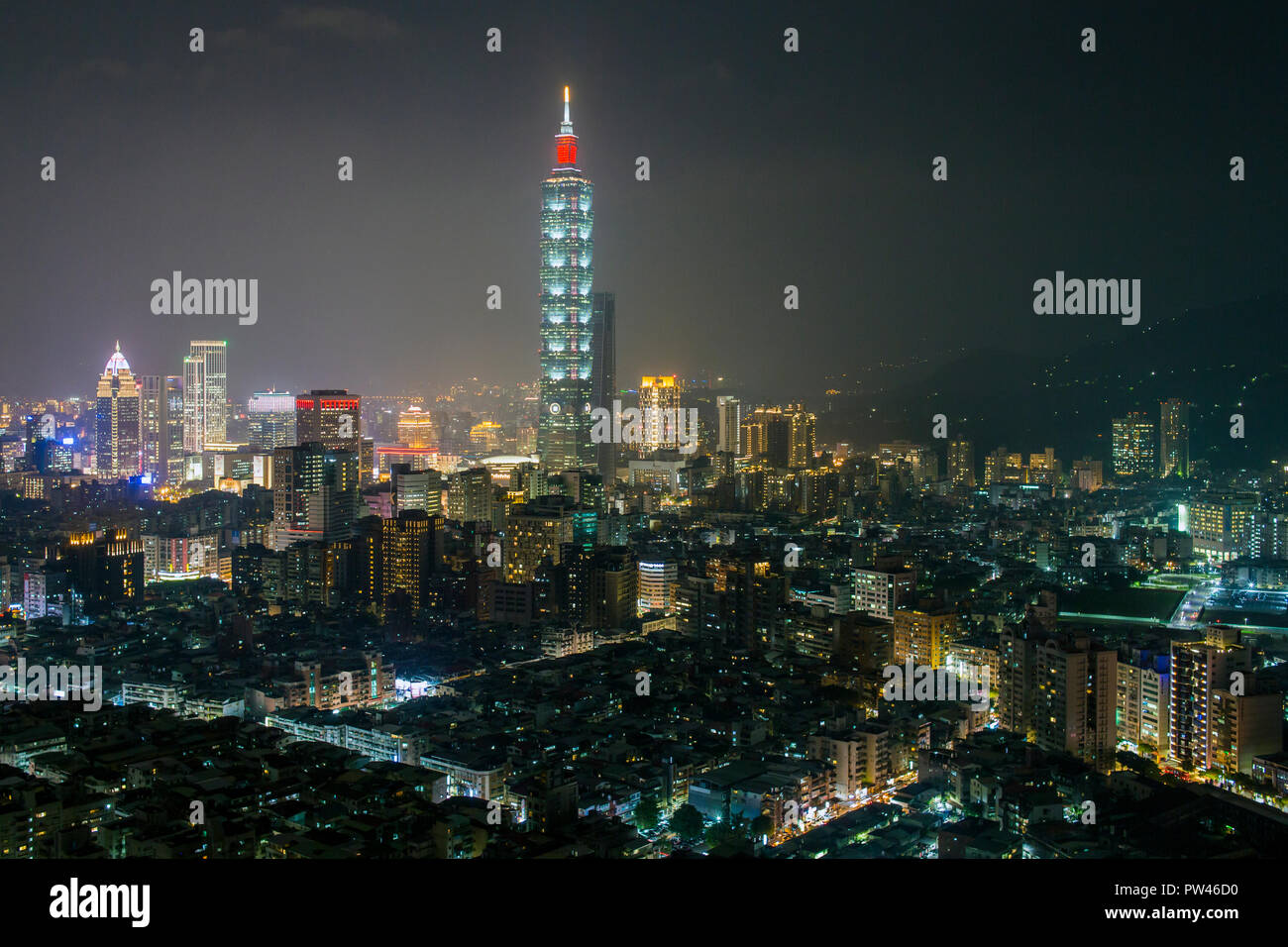 Taiwan, Taipei, City Skyline und Taipeh 101 Gebäude Stockfoto