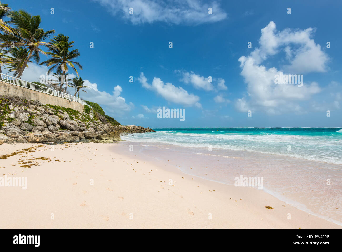Tropischer Strand an der Karibik-Insel - Crane Beach, Barbados. Der Strand ist als eines der zehn besten Strände der Welt genannt worden und es hat die pi Stockfoto
