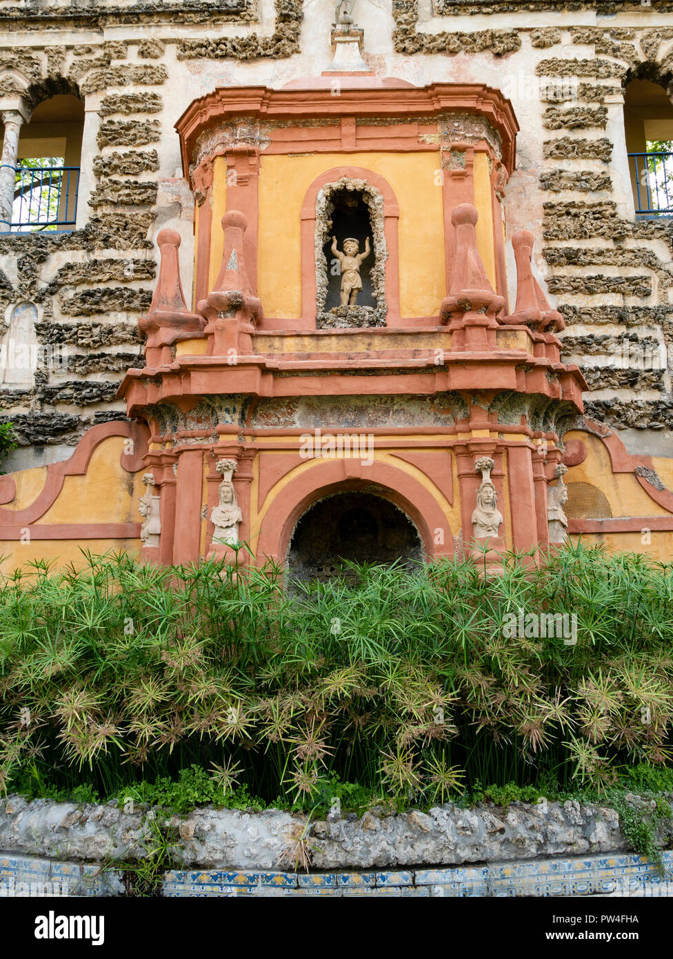 Fuente de la Fama (Brunnen des Ruhmes) Wasser Orgel. Die Real Alcazar (Royal Alcazar) Sevilla, Andalusien, Spanien. Stockfoto