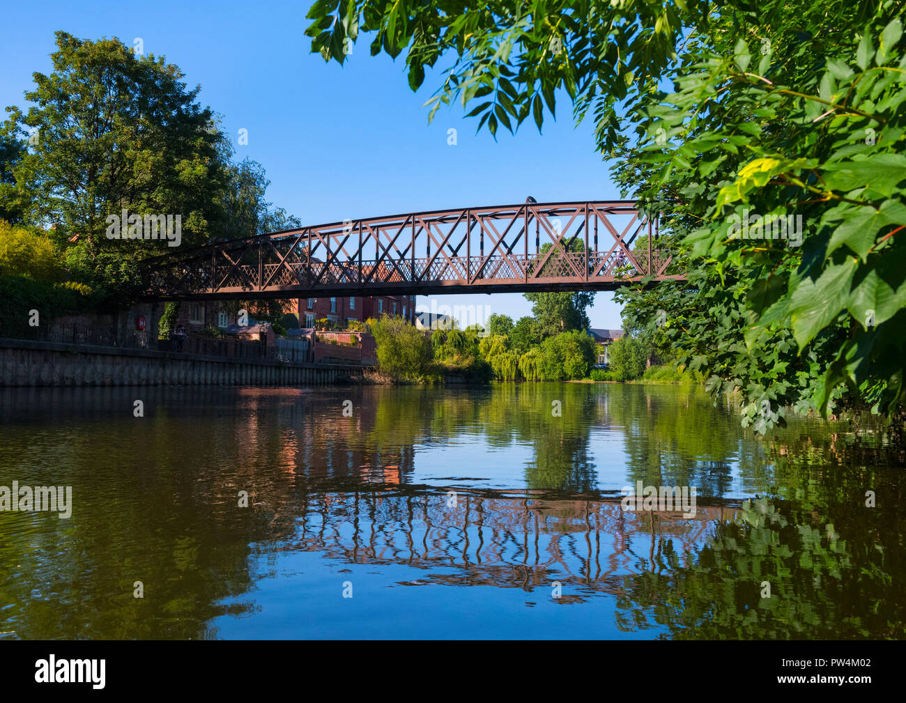 Greyfriars Brücke des Flusses Severn in Shrewsbury, Shropshire gesehen. Stockfoto