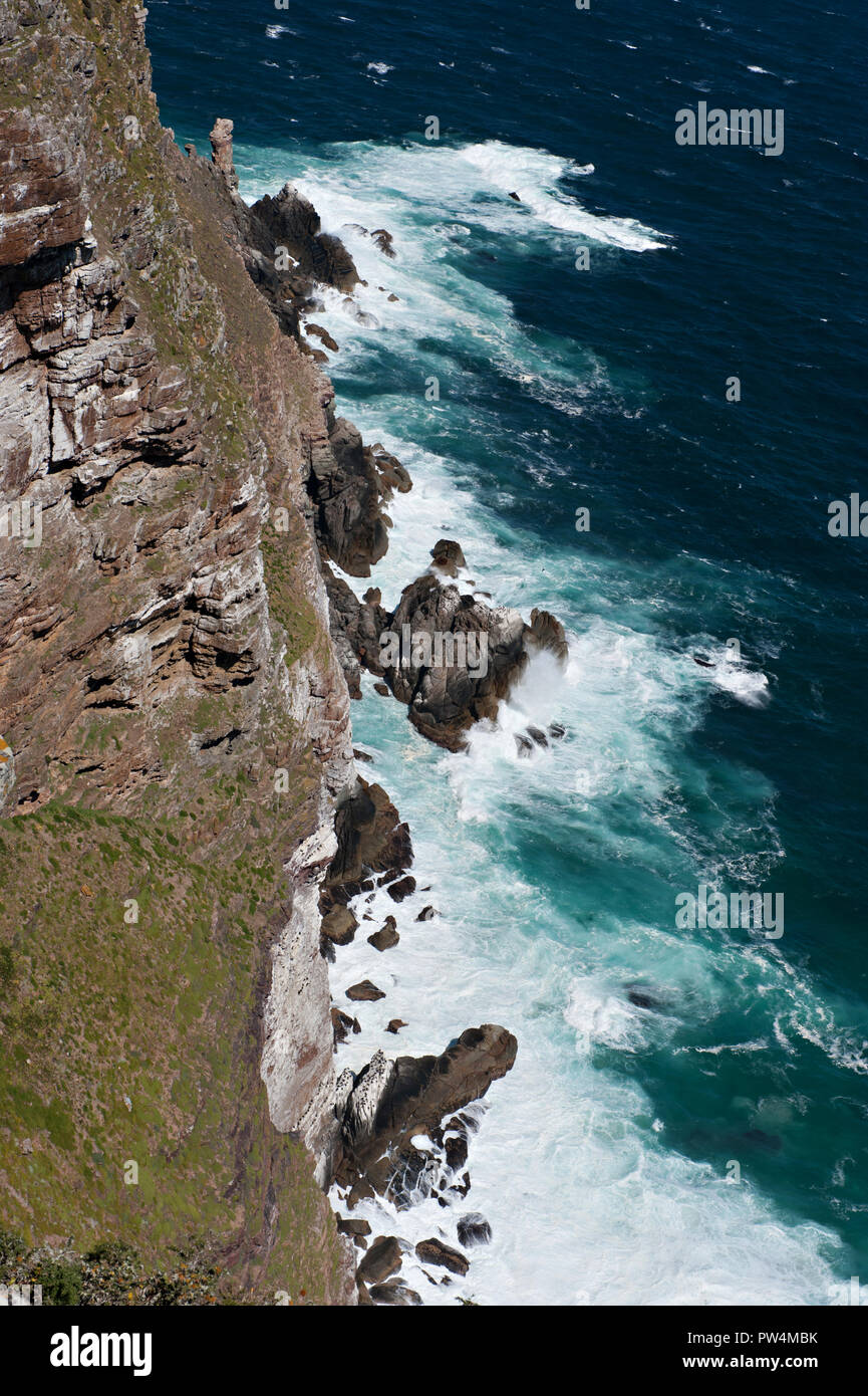 Eine gefährliche steilen Felsen drop vom Tafelberg genommen Stockfoto