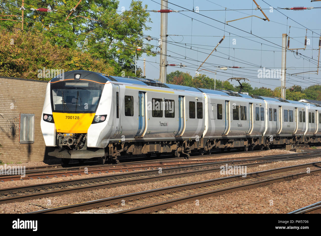 Thameslink Klasse 700 der WWU geht nördlich von Stevenage, Hertfordshire, England, UK Stockfoto