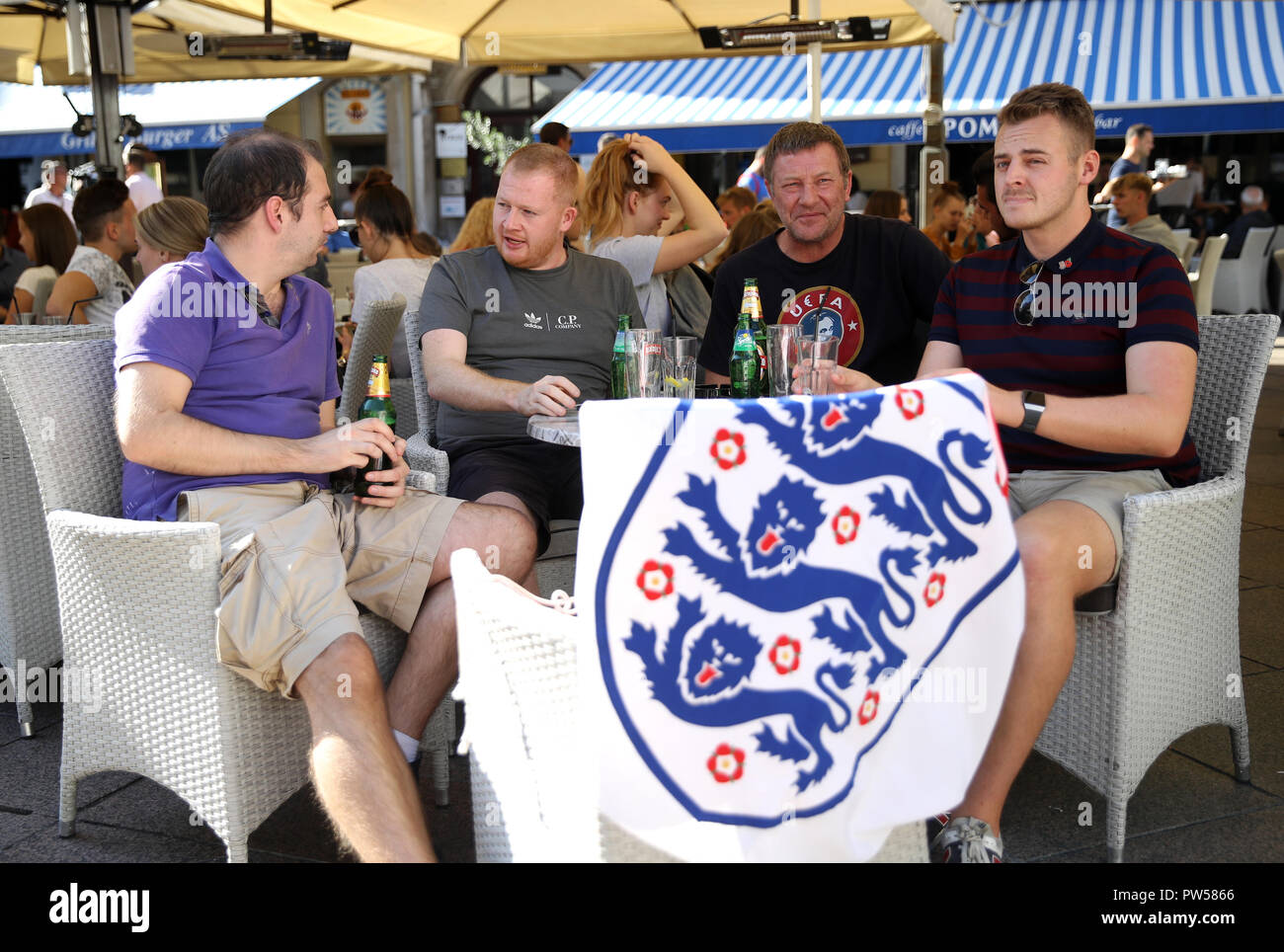 England Fans vor der Nationen Liga Befestigung in Rijeka, Kroatien. Stockfoto