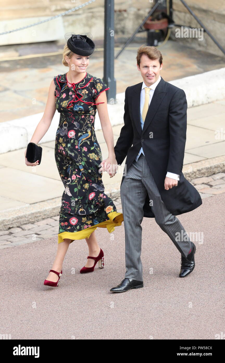 James Blunt kommt mit seiner Frau Sofia Wellesley für die Hochzeit der Prinzessin Eugenie an Jack Brooksbank im St George's Chapel in Windsor Castle. Stockfoto
