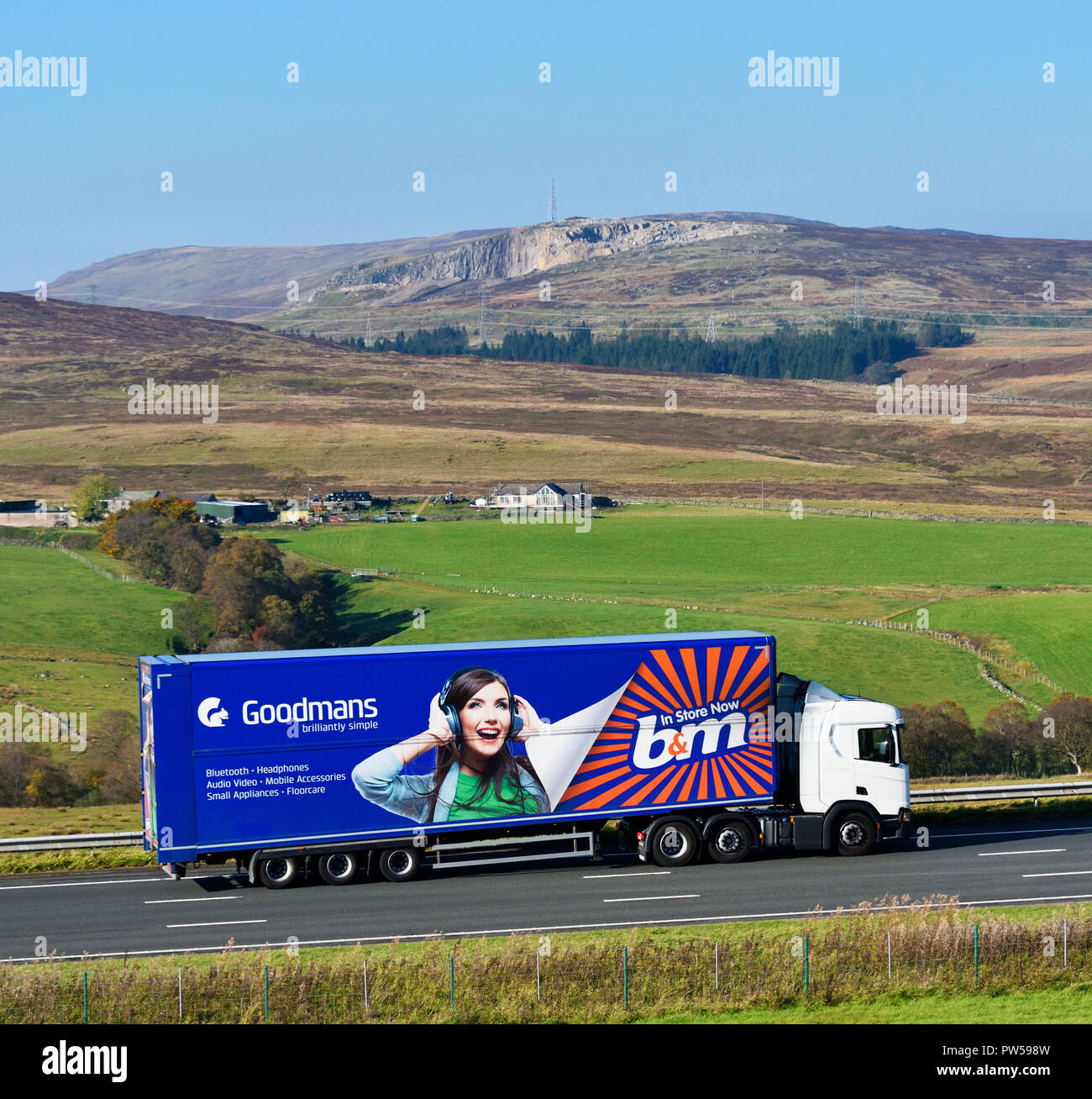 B&M HGV. M6 Northbound Fahrbahn, Shap, Cumbria, England, Vereinigtes Königreich, Europa. Stockfoto