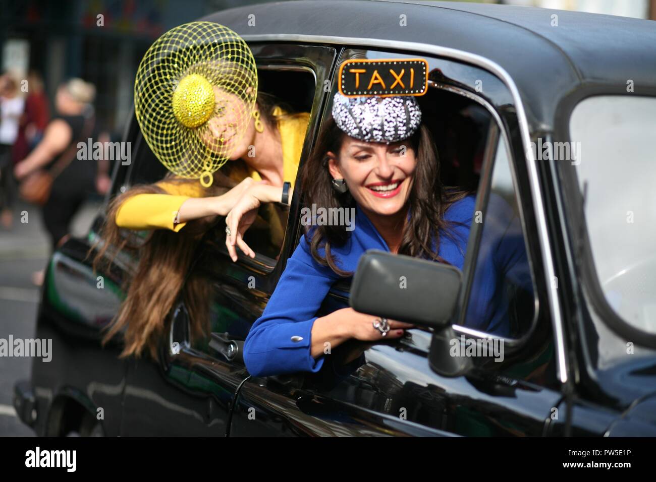 Street Style, Frühling Sommer 2019. London Fashion Week - Sept. 2018 Stockfoto