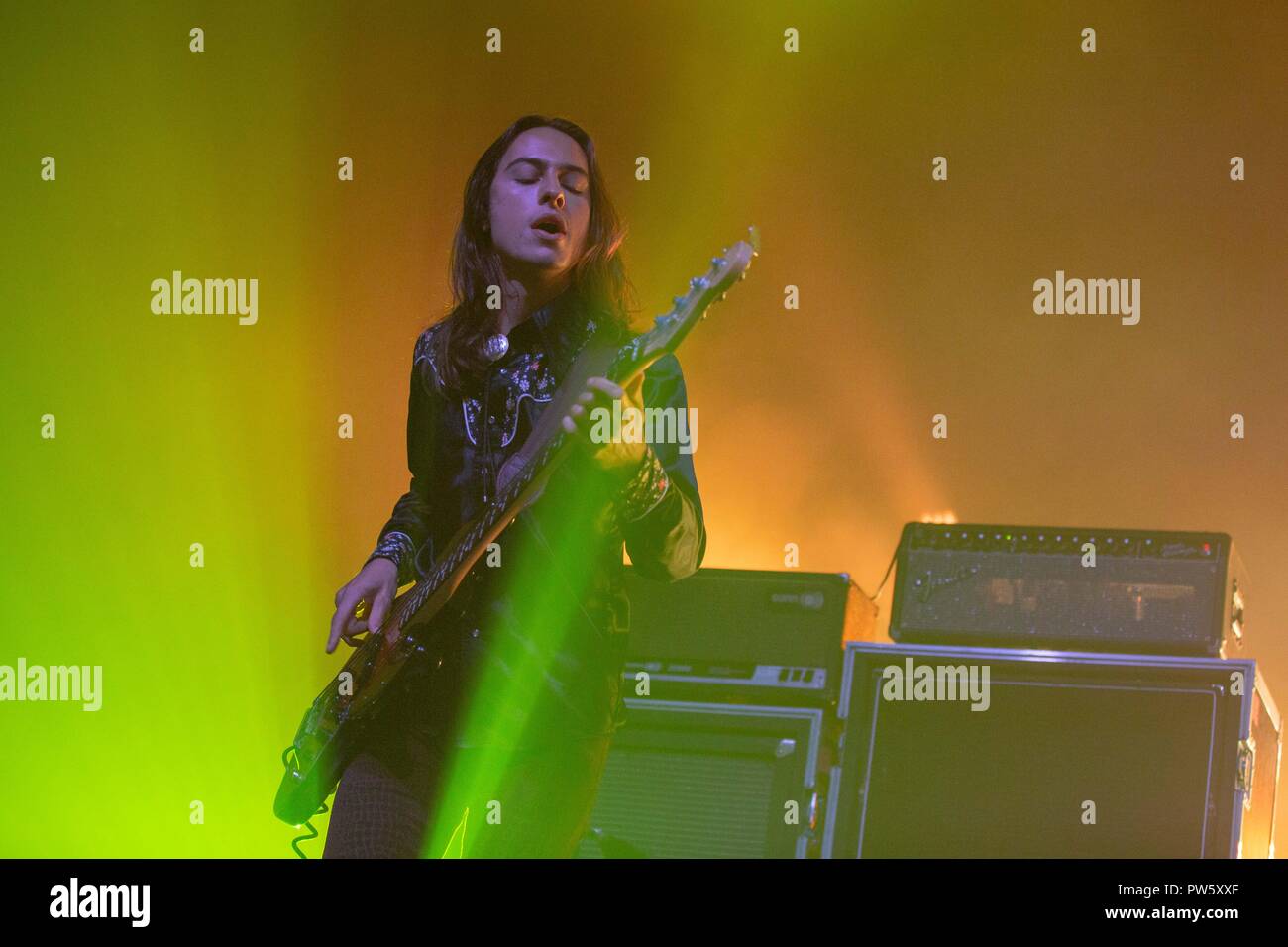 Madison, Wisconsin, USA. 11 Okt, 2018. SAM KISZKA von Greta Van Flotte in der Sylvee in Madison, Wisconsin Credit: Daniel DeSlover/ZUMA Draht/Alamy leben Nachrichten Stockfoto