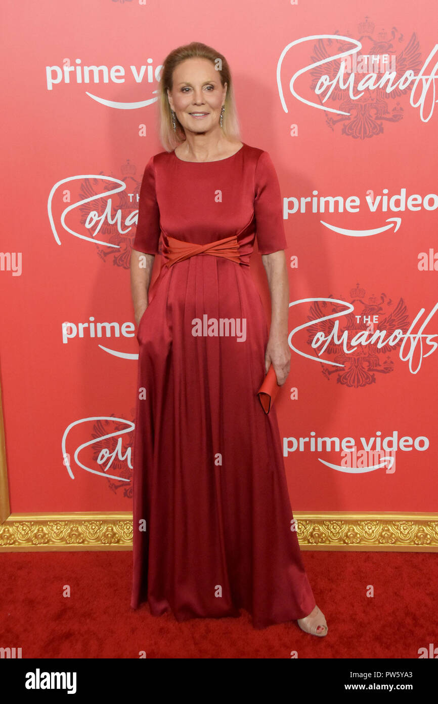 New York, USA. 11 Okt, 2018. Schauspielerin Marthe Keller besucht die  Premiere von Amazon Prime Video Web-TV-Serie "Die Romanows' an der  Russischen Teestube am 11. Oktober 2018 in New York City. Credit: