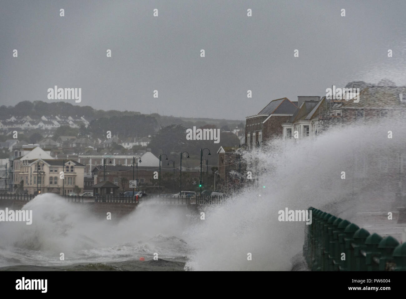 Penzance, Cornwall, UK. 13. Oktober 2018. UK Wetter. Sturm Callum weiterhin Cornwall zu zerschlagen. Foto: Simon Maycock/Alamy leben Nachrichten Stockfoto