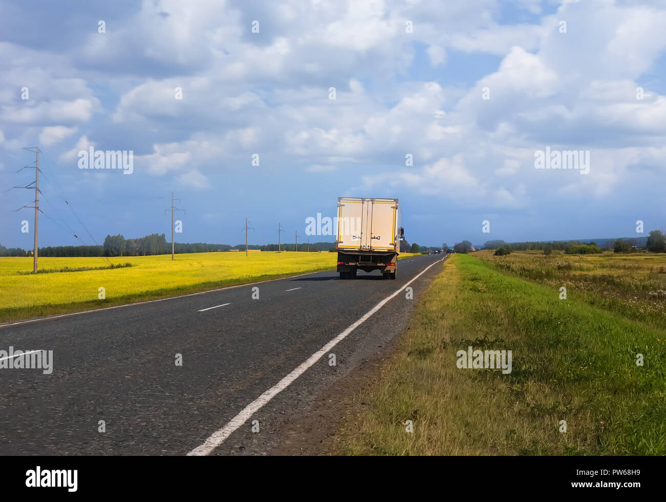 Lkw-transporte Fracht auf Land Autobahn Stockfoto