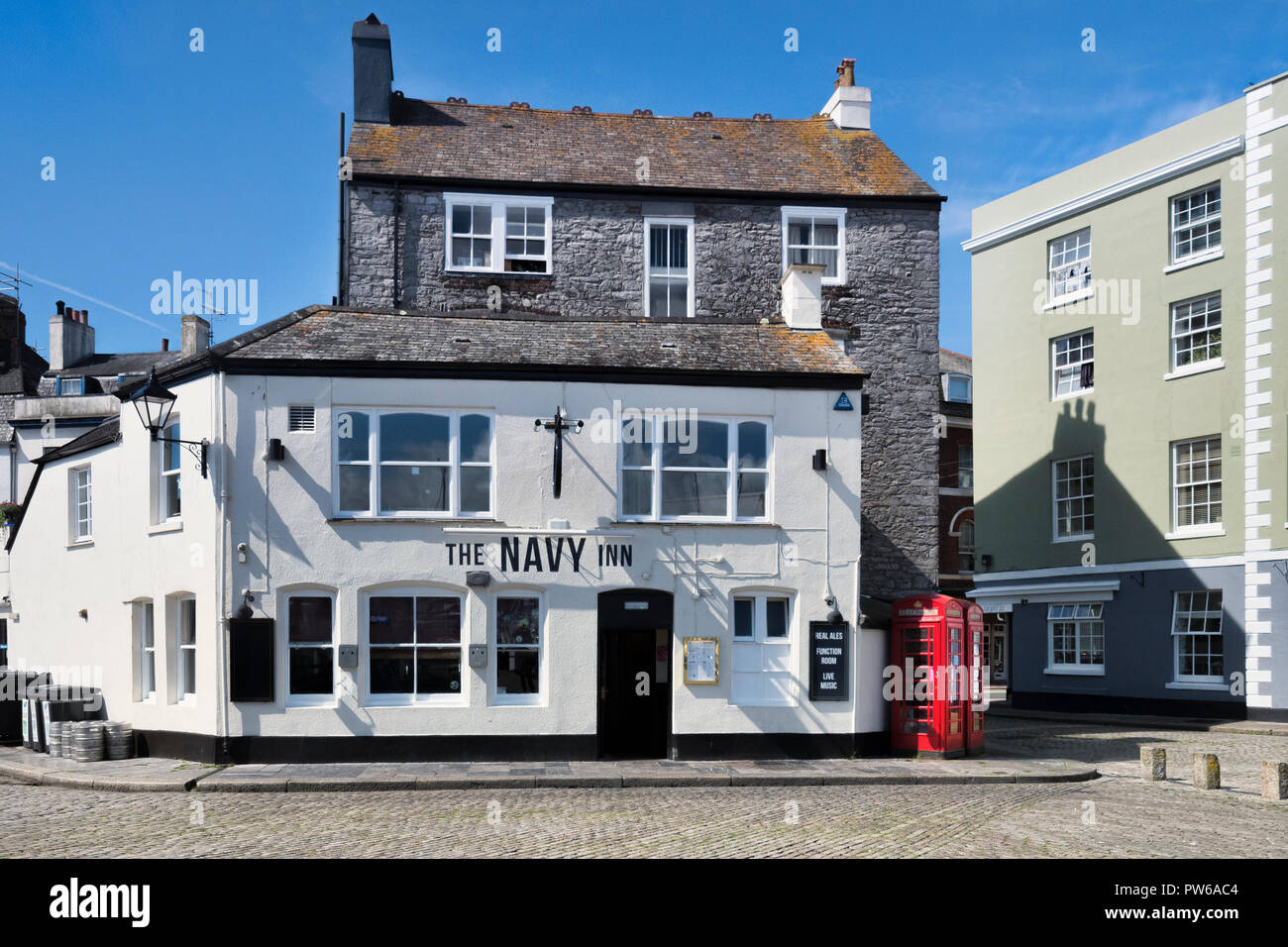 2. Juni 2018: Plymouth, Devon, Großbritannien - die Navy Inn on the Waterfront in Plymouth Barbican. Stockfoto