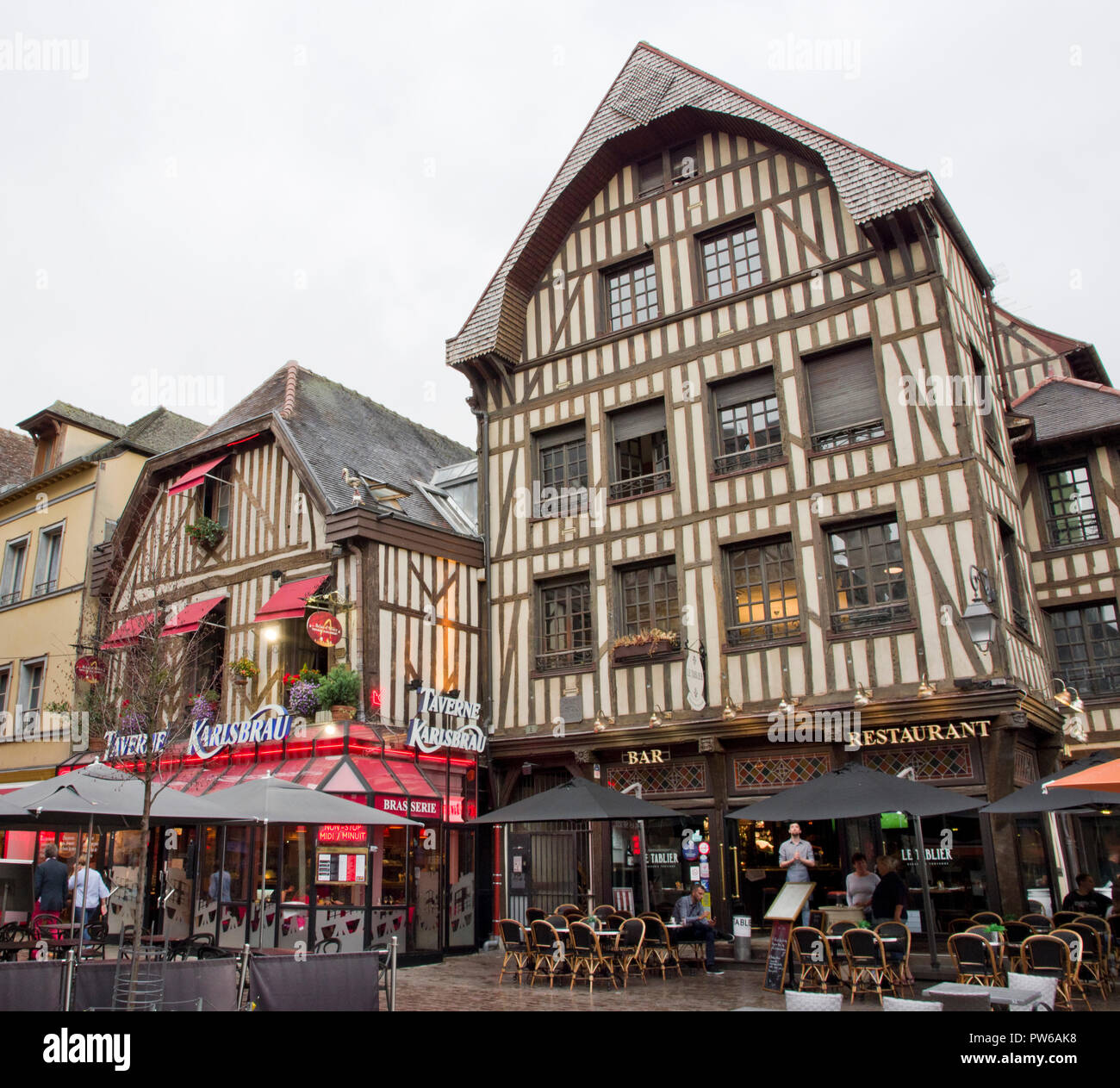 Holz gerahmte Gebäude Ruelle des Chats, Troyes Stockfoto