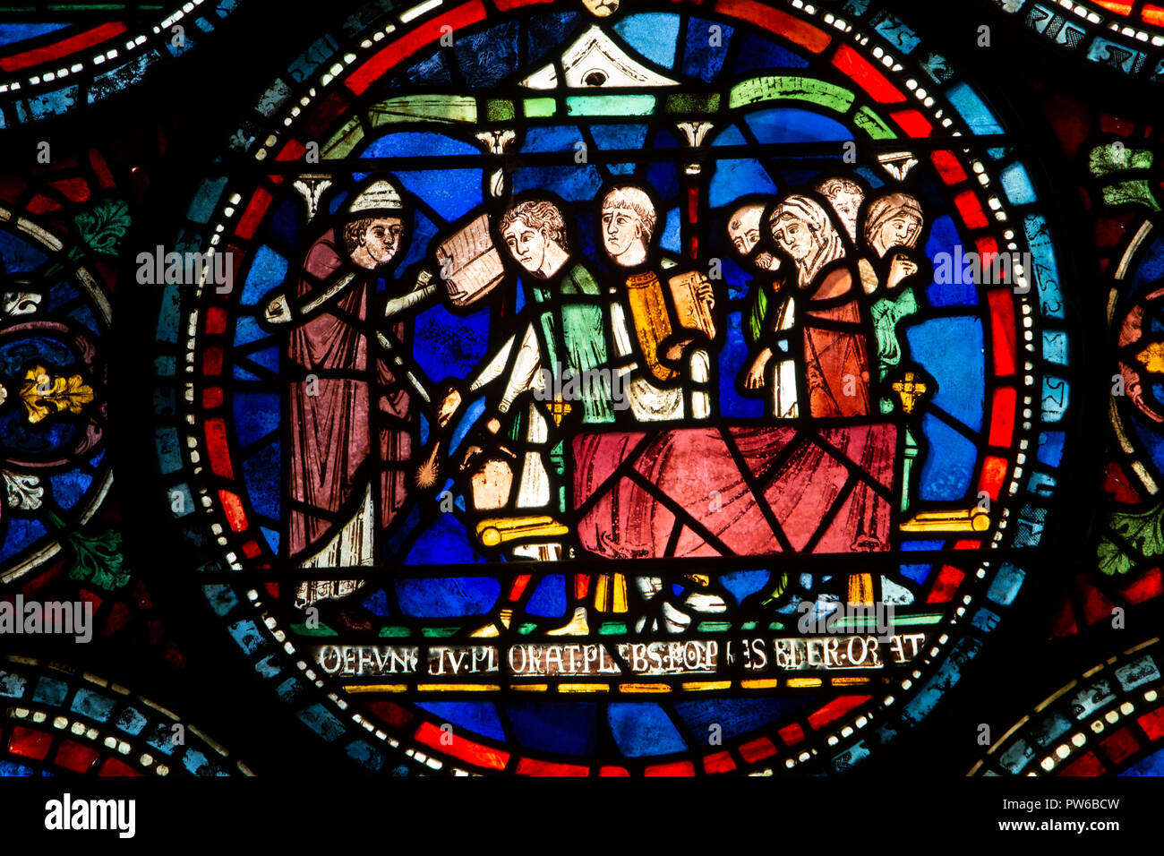 UK, Kent, Canterbury, Canterbury Cathedral, Trinity Chapel, Bischof predigt, mittelalterliche Glasmalerei Stockfoto