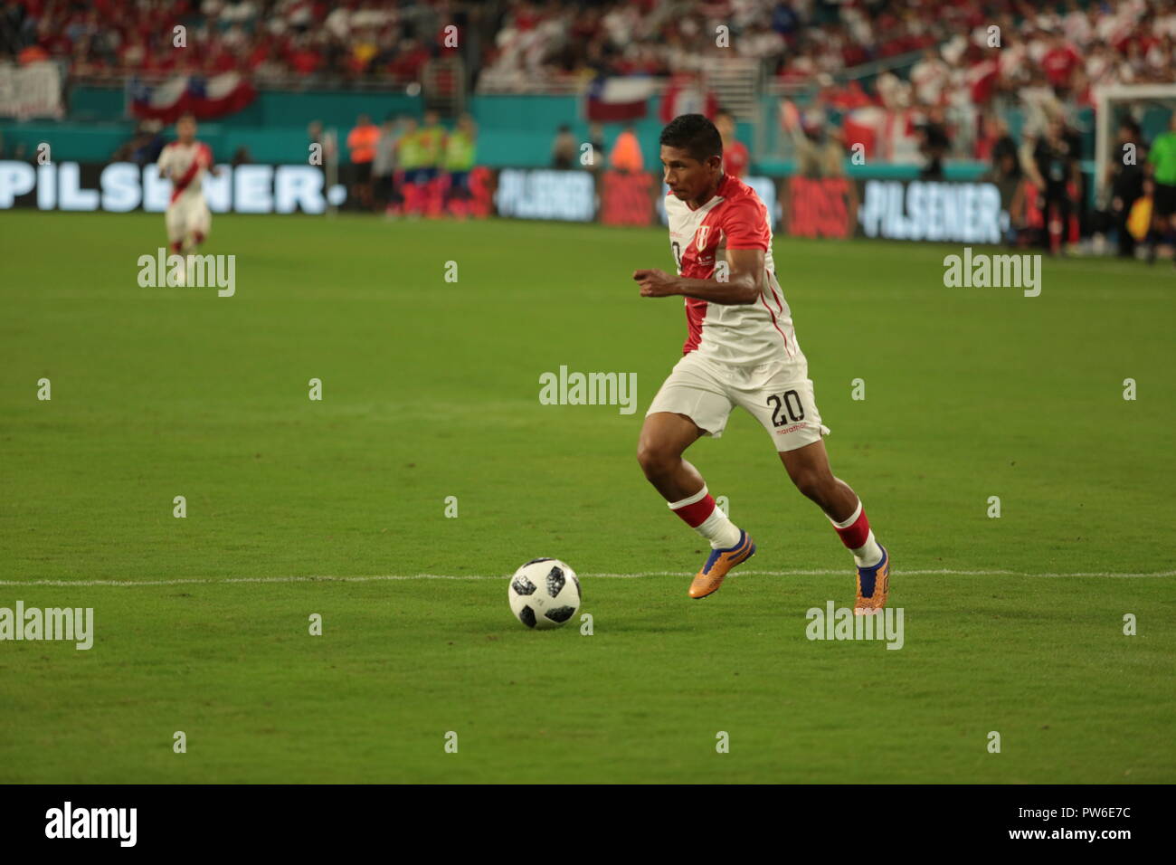 Miami, Florida. 12 Okt, 2018. Fußball-Spiel, Chile vs Peru im Hard Rock Stadion in Miami, Florida. Okt 12, 2018. Peru gewann 3-0. Stockfoto