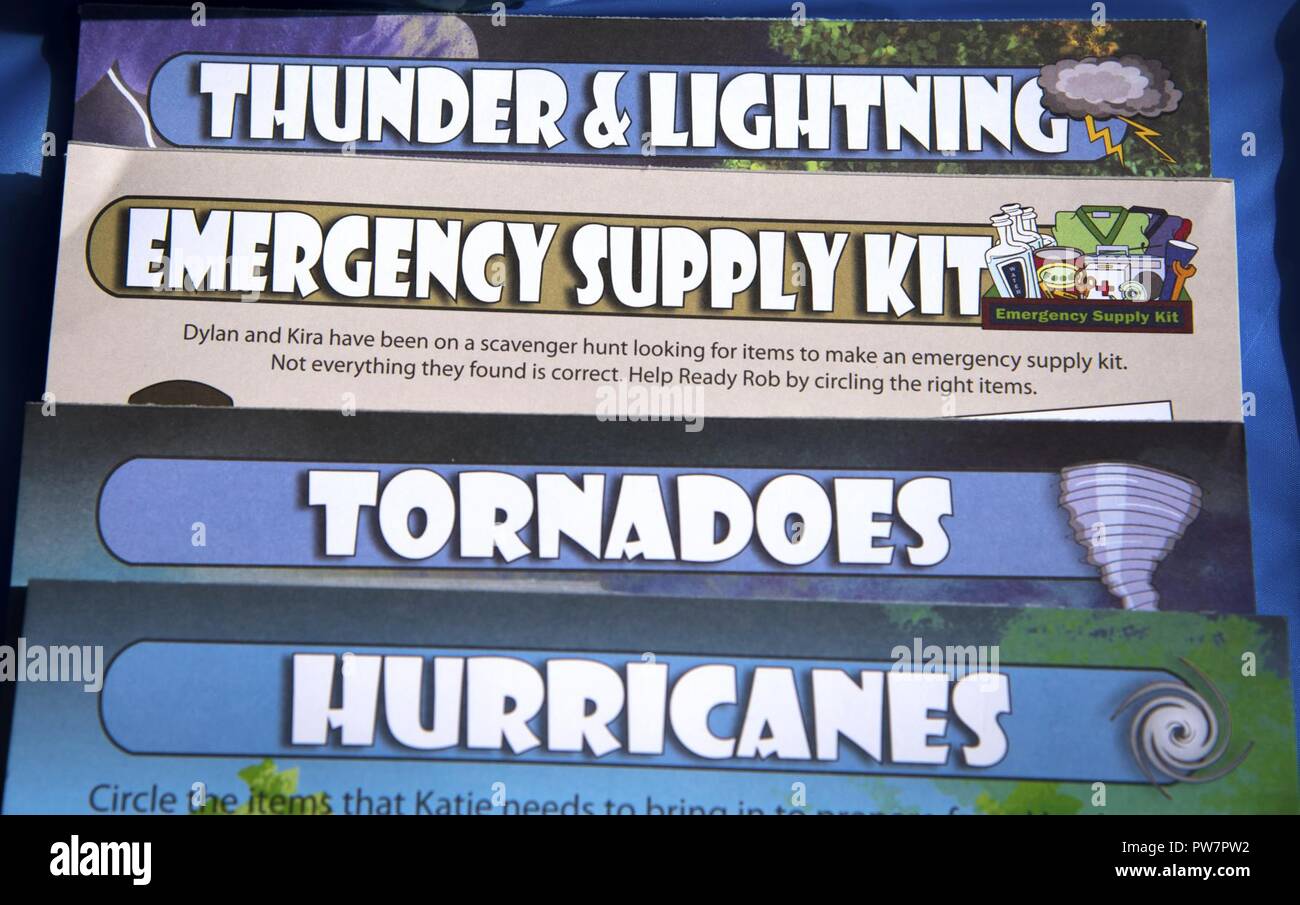 Naturkatastrophe Arbeitsblätter Rest auf Anzeige während der nationalen Vorbereitung Veranstaltung, Sept. 27, 2017, bei Moody Air Force Base, Ga Mitglieder aus den 23d Bauingenieur Geschwader mit dem Amerikanischen Roten Kreuz zusammengearbeitet, um das Bewusstsein zu schärfen und Informationen über die Vorbereitung auf Naturkatastrophen. Stockfoto