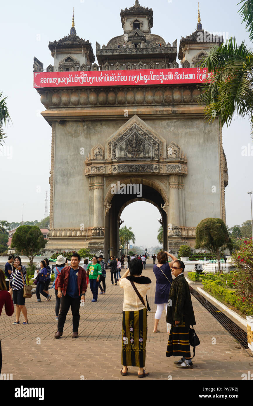 Patuxai, Patuxay, Tor des Belagerungen, Denkmal des Morts, Triumpfbogen, Vientiane, Laos, Asien Stockfoto