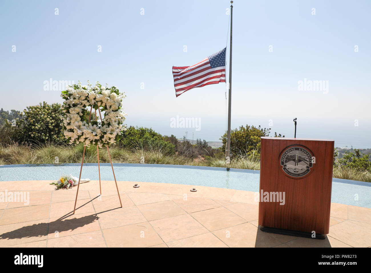 9/11 Memorial und "Wellen der Flags' an der Pepperdine University in Malibu, Kalifornien. Dies war der 11. jährlichen "Wellen der Flags', dass eine Anzeige von 2,977 Flaggen und eine Gedenkfeier zu Ehren der Opfer der Anschläge vom 11. Mit: Atmosphäre, In: Los Angeles, Kalifornien, Vereinigte Staaten, wenn: 11 Sep 2018 Credit: Sheri Determan/WENN.com Stockfoto