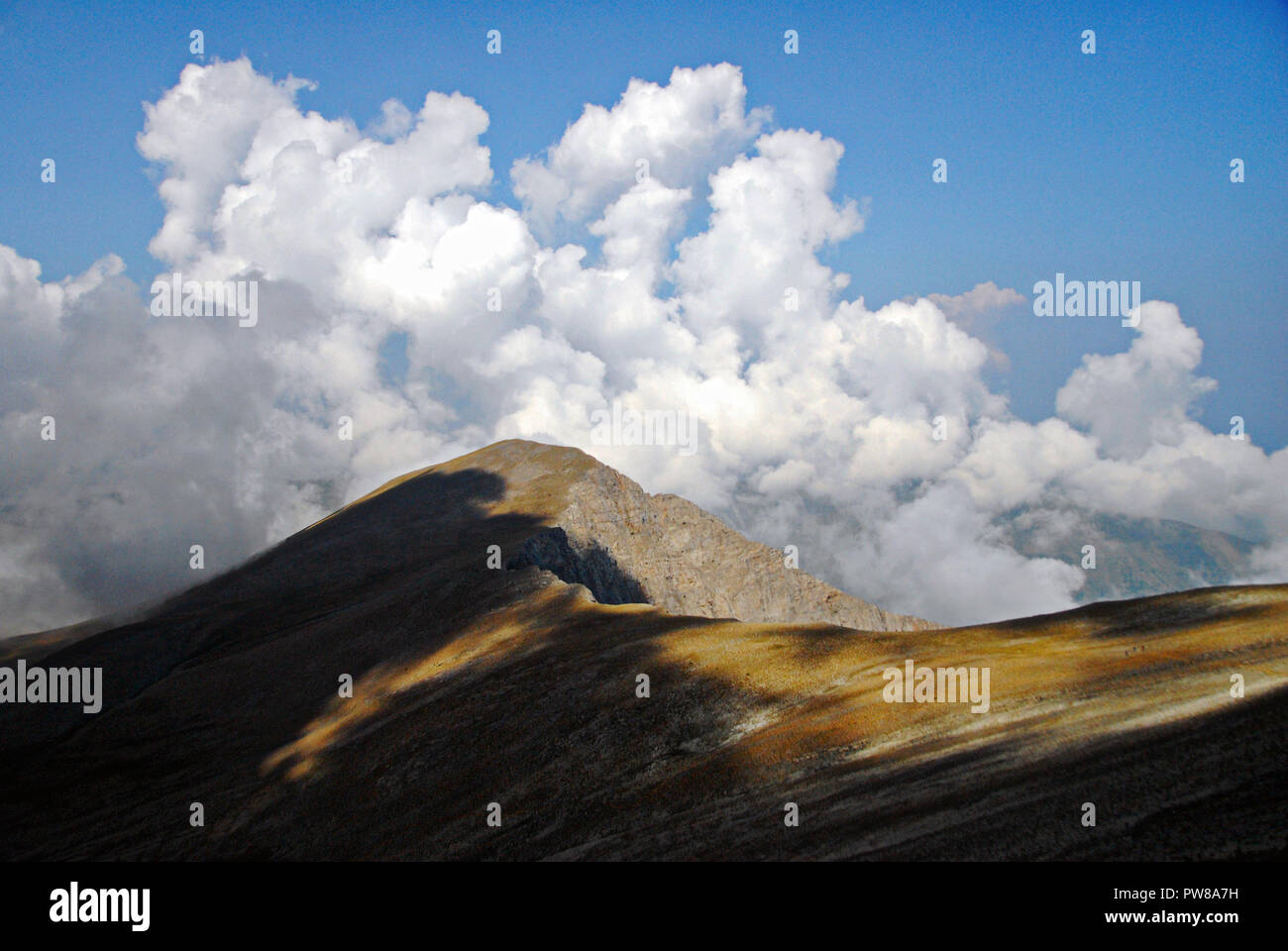 Zentral Griechenland, Berg Olymp, der Gipfel über Christakis Hütte (2.500 m.) Teil der Art und Weise der E4 Europäischer Fernwanderweg. Stockfoto