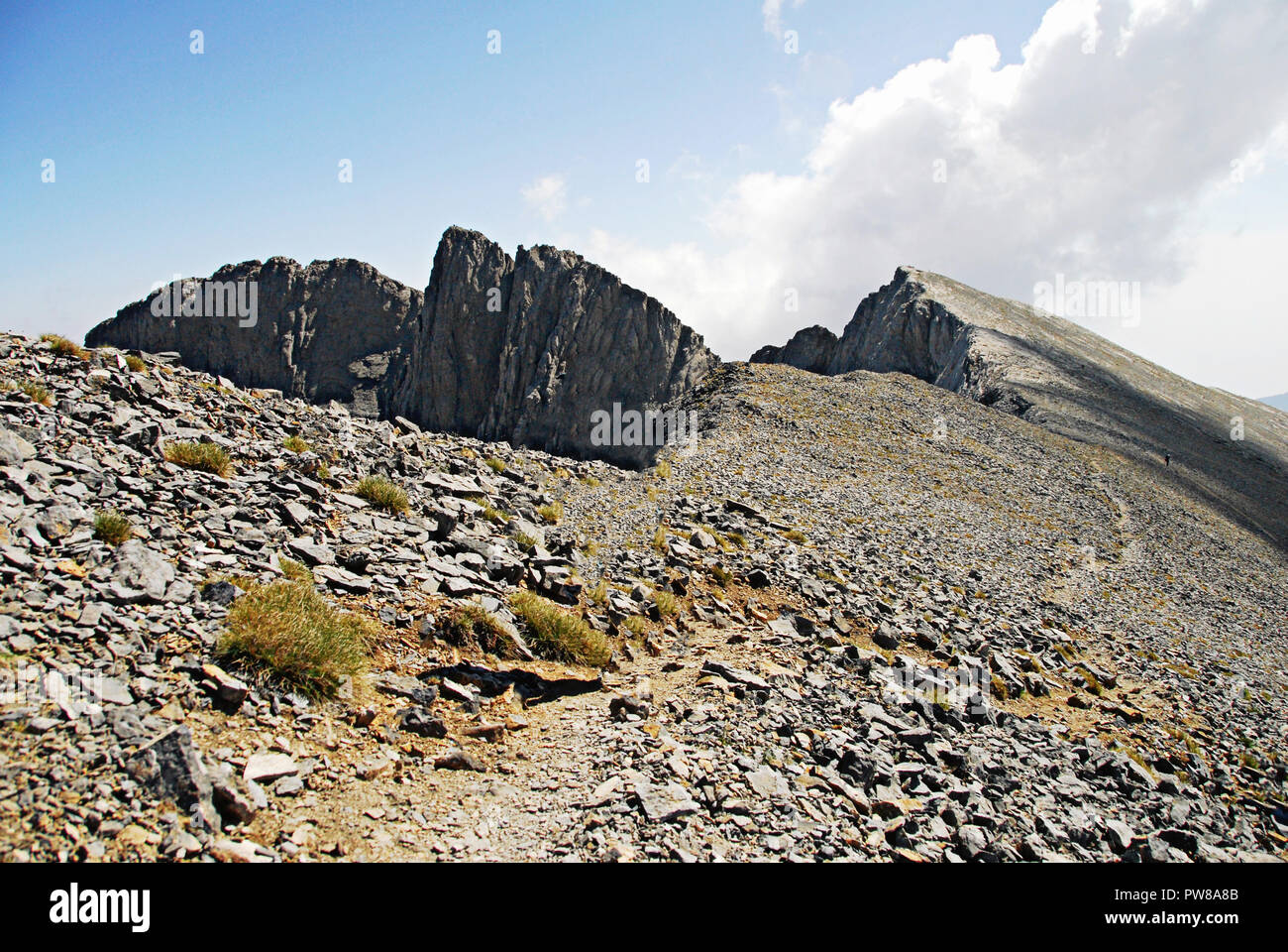 Landschaft von Berg Olympus mit Gipfel Mytikas (2,917 m. Höhe) im Hintergrund, auf dem Weg der E4 Europäischer Fernwanderweg in Richtung der Hi Stockfoto