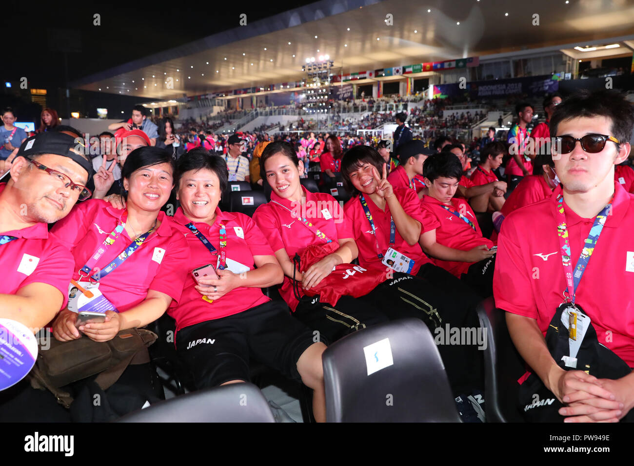 Japan Delegation (JPN), Oktober 13, 2018: Der 3. Asiatische Para Spiele Abschlusszeremonie an der GBK Madya in Jakarta, Indonesien. Credit: yohei Osada/LBA SPORT/Alamy leben Nachrichten Stockfoto