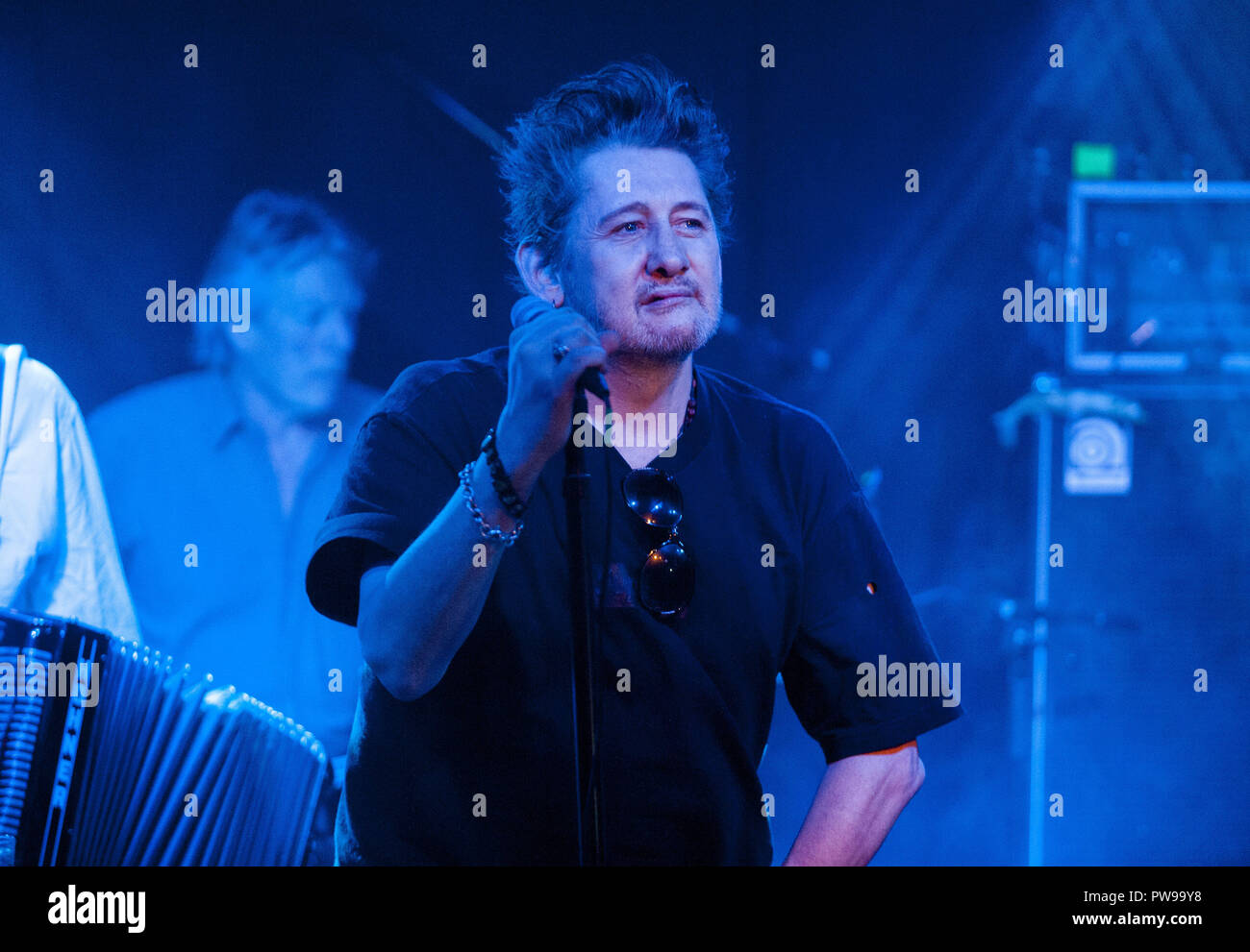 Hong Kong, Hong Kong SAR, China. 2. Februar, 2013. Shane MacGowan an Grappe Keller Jardine House Central Hongkong mit seiner Band. Credit: Jayne Russell/ZUMA Draht/Alamy leben Nachrichten Stockfoto