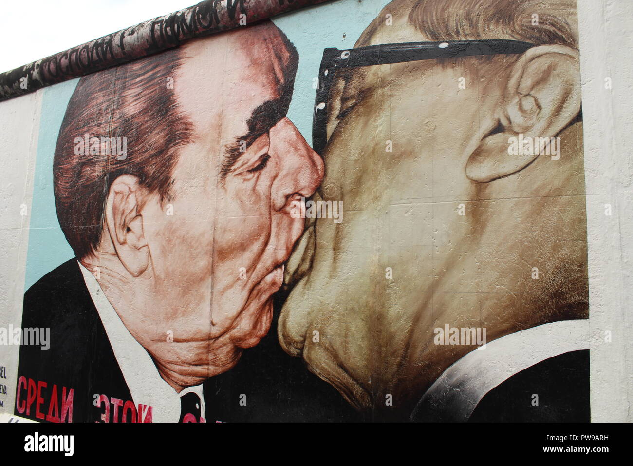 The berlin wall kiss Fotos und Bildmaterial in hoher Auflösung Alamy