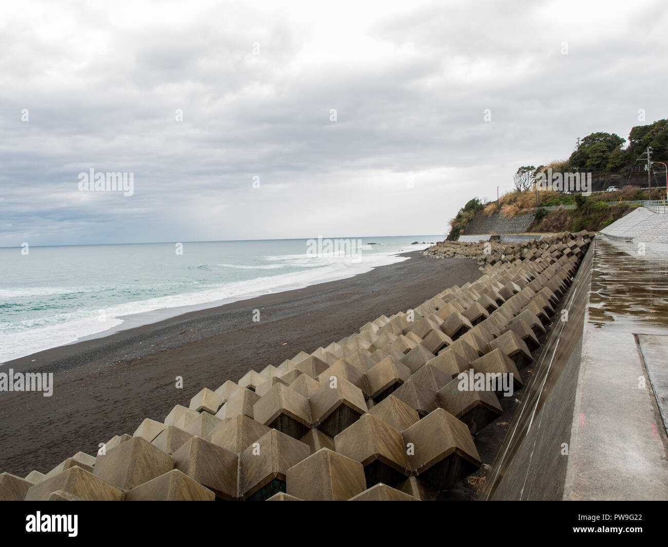 Tetrapods Futter konkrete Sea Wall, Sandstrand, Küstenschutz, Geisei, Kochi, Shikoku, Japan Stockfoto