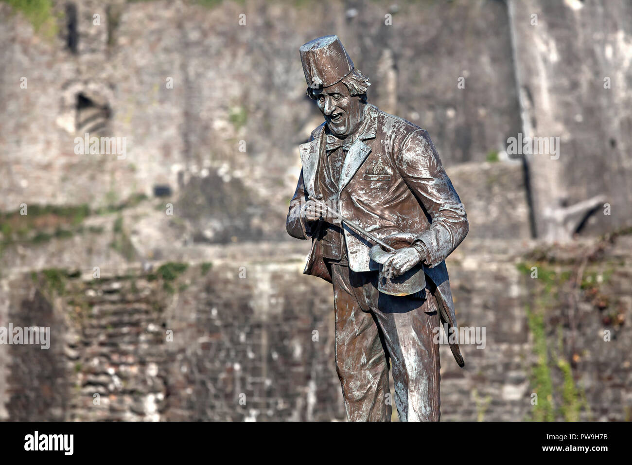 Tommy Cooper Statue in Caerphilly, Wales, Großbritannien Stockfoto