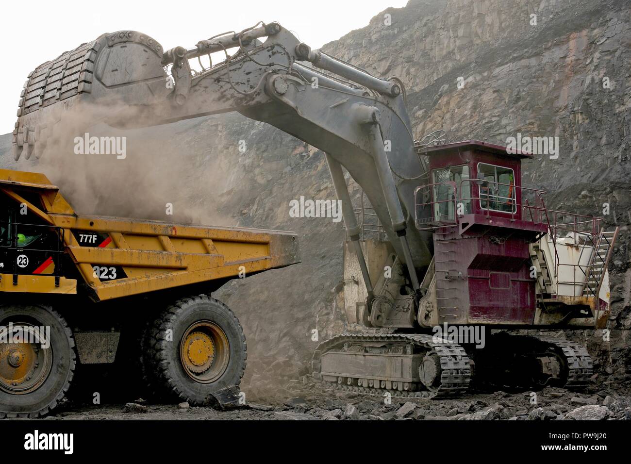 Ein Caterpillar 6030 Hydraulische Gesicht schaufeln und Baggern arbeiten in Tower Colliery, South Wales Stockfoto