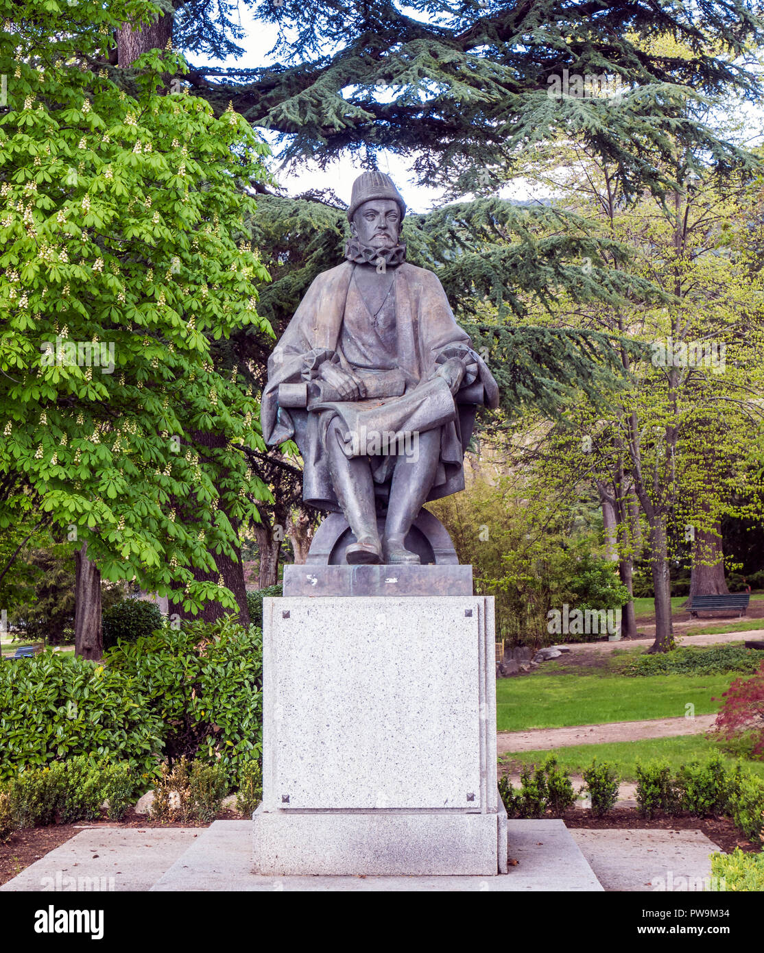 Estatua de Felipe II Frente al Monasterio de San Lorenzo de El Escorial. Madrid. España Stockfoto