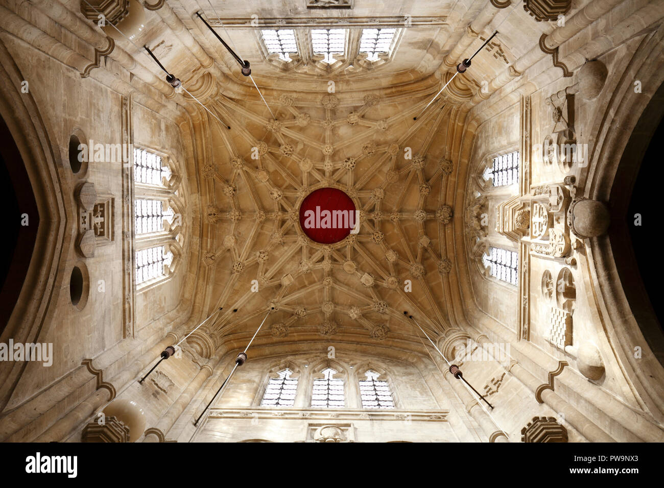 Unterseite der Glockenturm und vier spred Vierungsturm auf St Sampson Kirche, Cricklade, Wiltshire, England, Großbritannien Stockfoto