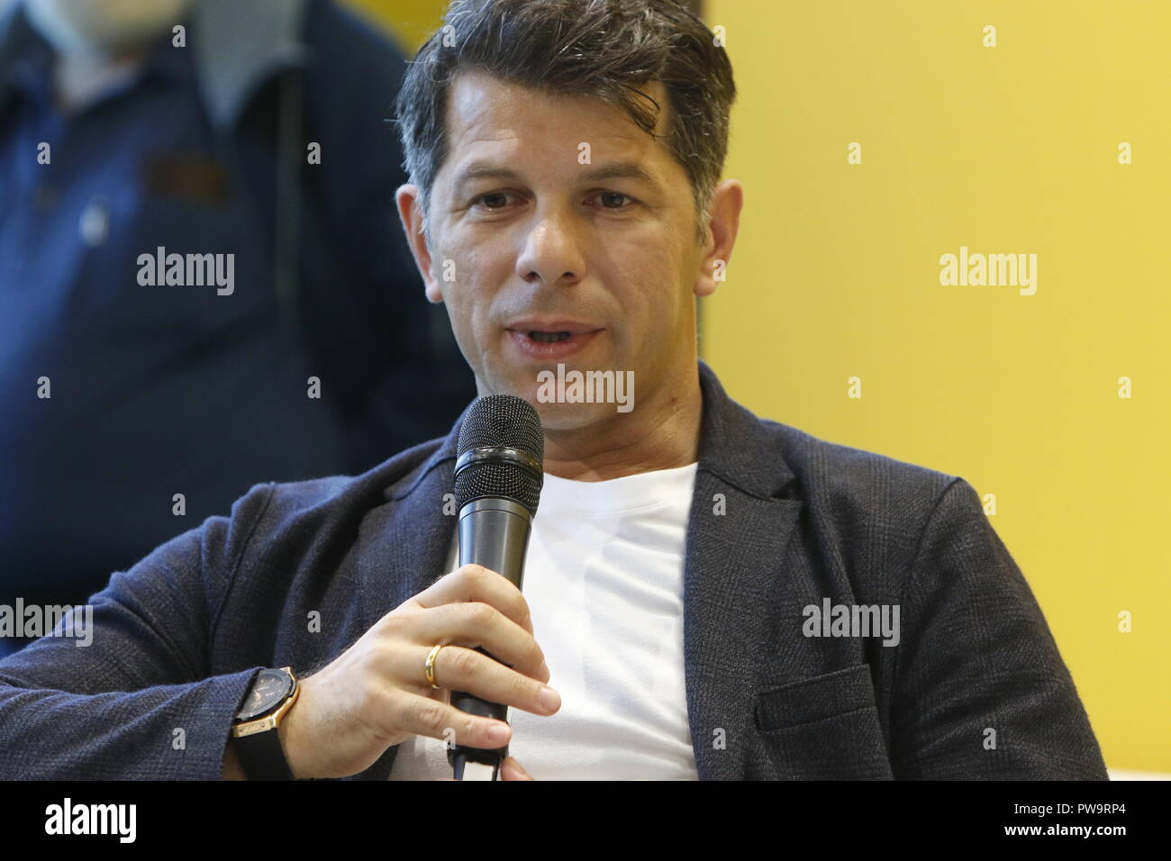 Frankfurt am Main, Deutschland. 13 Okt, 2018. Pensionierte Georgische Internationale Fußballspieler und Präsident des Georgischen Fußballverband Levan Kobiashvili spricht bei einem Gespräch auf der Frankfurter Buchmesse. Die 70. Frankfurter Buchmesse 2018 ist die weltweit größte Buchmesse mit über 7.000 Ausstellern und über 250.000 erwarteten Besucher. Es ist geöffnet vom 10. bis zum 14. Oktober mit der letzten zwei Tage für die Öffentlichkeit geöffnet wird. Quelle: Michael Debets/Pacific Press/Alamy leben Nachrichten Stockfoto