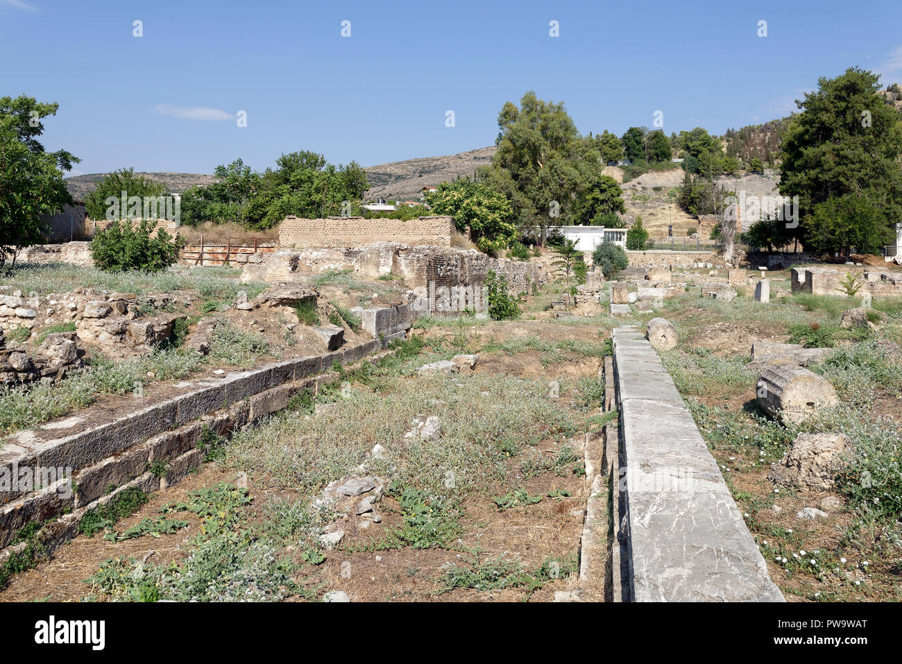 Bleibt der Südlichen Galerie und Palaestra, die am südlichen Ende der Agora des alten Argos, Peloponnes, Griechenland begrenzt. In 450-425 v. Chr. gegründet Stockfoto