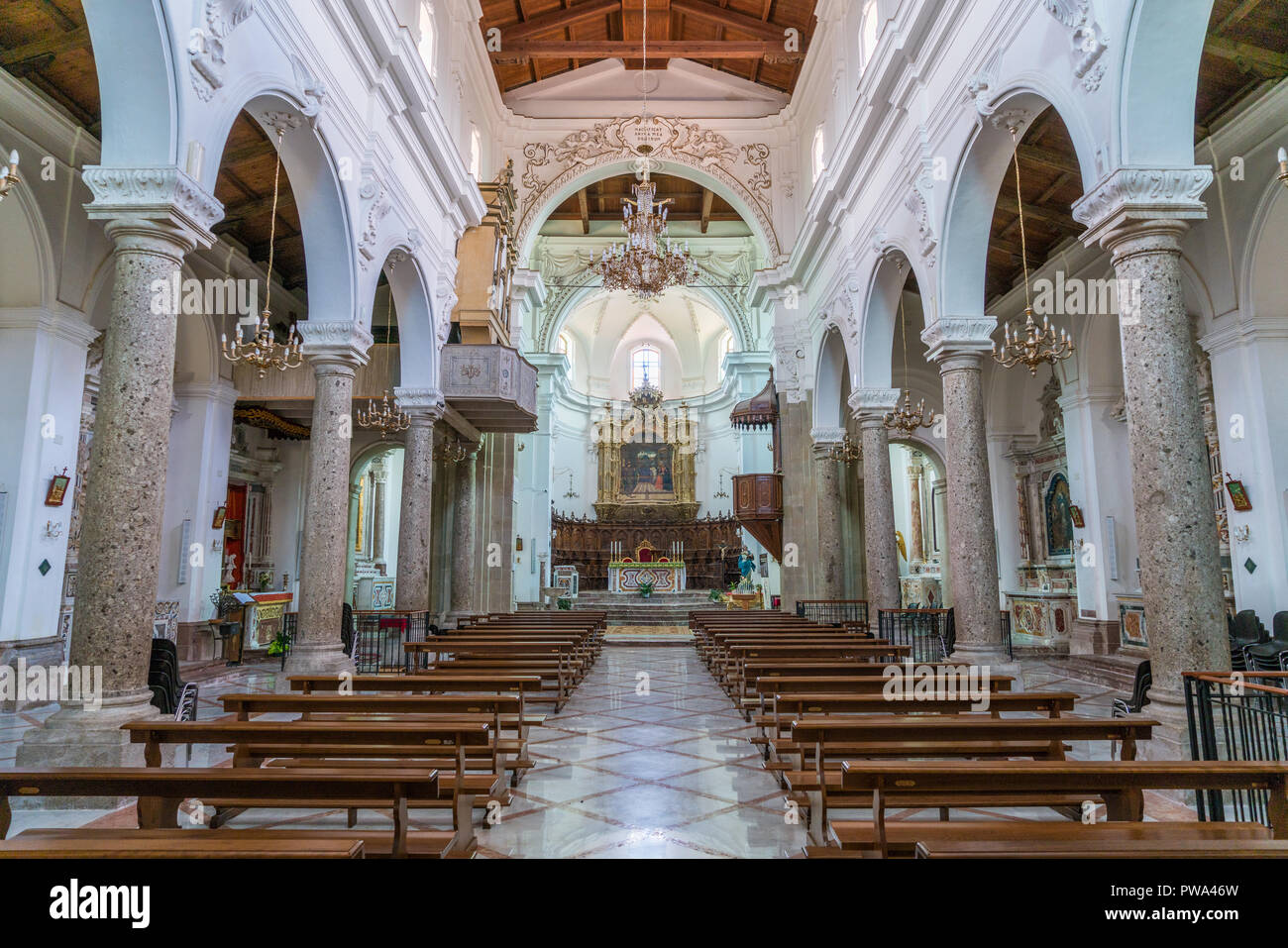 Indoor Anblick in Forza D'Agrò Kathedrale, Provinz Messina, Sizilien, Süditalien. Stockfoto