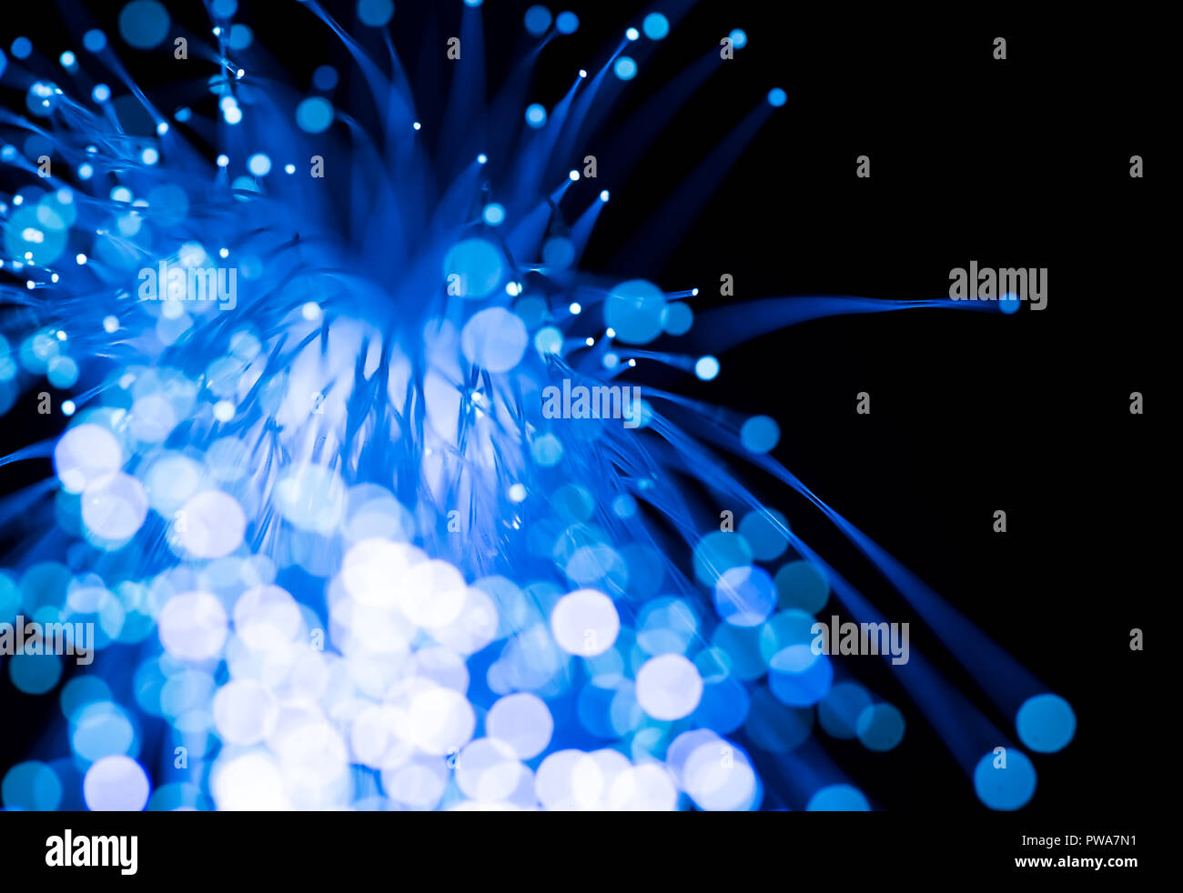 optisches Netzwerk Glasfaserkabel Stockfoto
