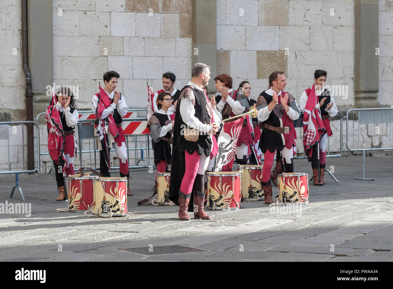 Historische Reenactment, Pistoia Capitale Culturale D'Italia, der Piazza del Duomo, der Domplatz, Altstadt von Pistoia, Toskana, Italien, Europa, Stockfoto