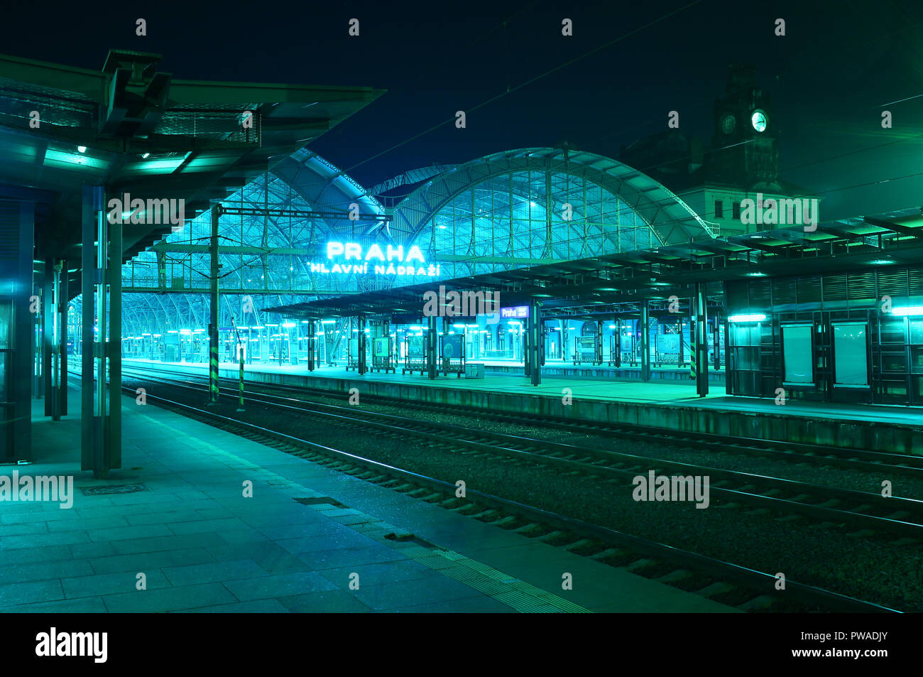 Hauptbahnhof (Hlavni Nadrazi) - Praha in Prag, Tschechische Republik. Stockfoto