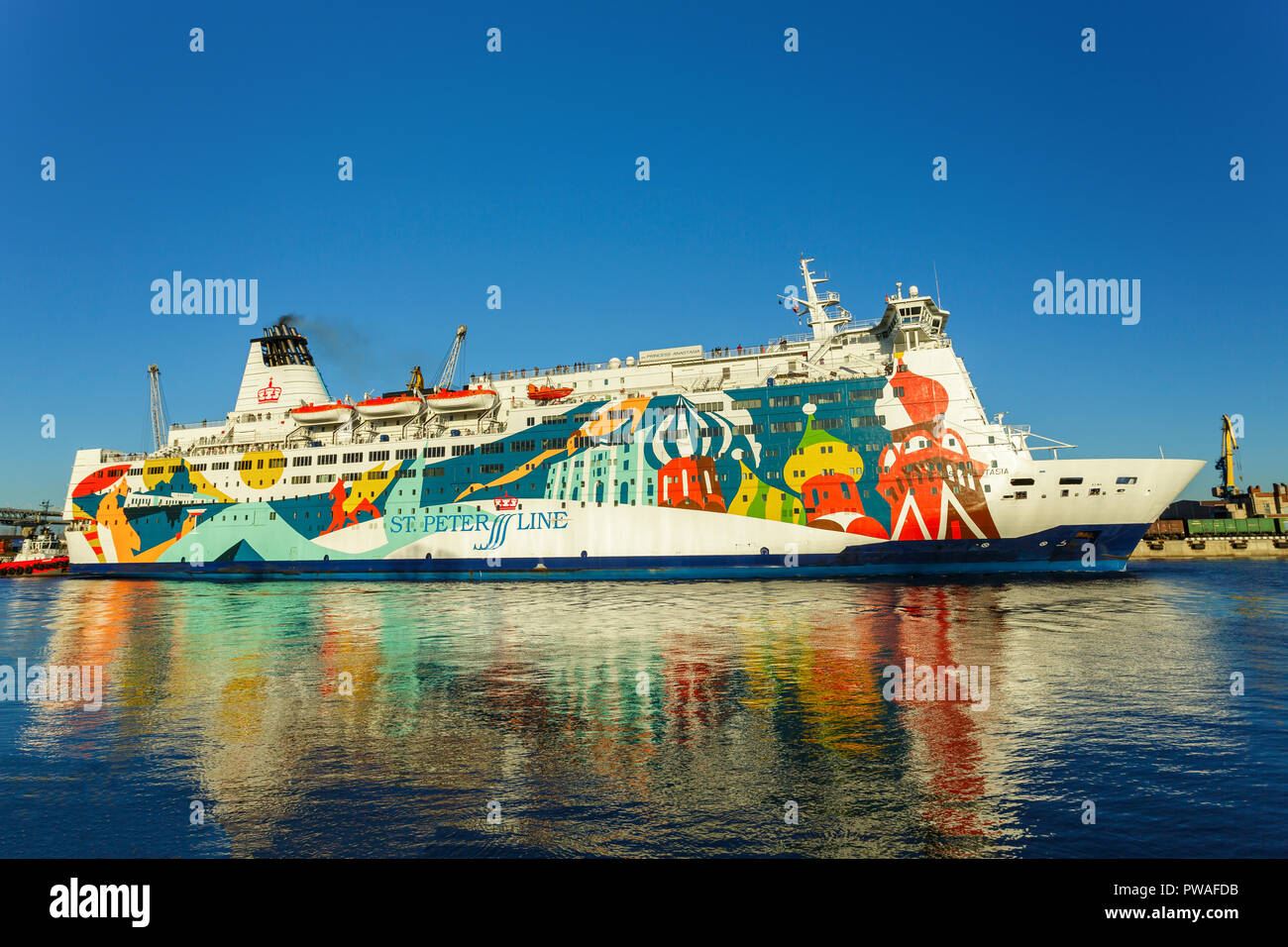 Russland, SANKT PETERSBURG - Mai 05, 2017: Fahrgastschiff, Sankt-petersburg Meer Kanal. Prinzessin Anastasia ist ein Cruise Ferry im Besitz von St. Peter Stockfoto