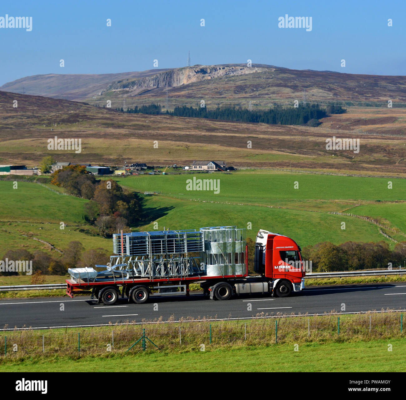 Bateman Vieh Ausrüstung HGV. M6 Northbound Fahrbahn, Shap, Cumbria, England, Vereinigtes Königreich, Europa. Stockfoto