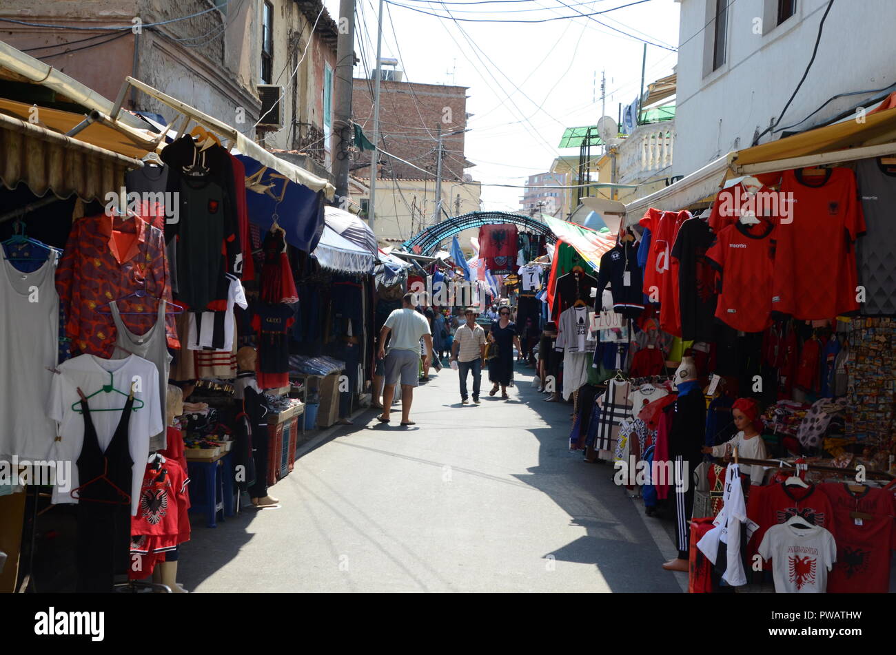 Rruga Shyqyri Bërxolli Open-Air-Markt Tirana Albanien Stockfoto