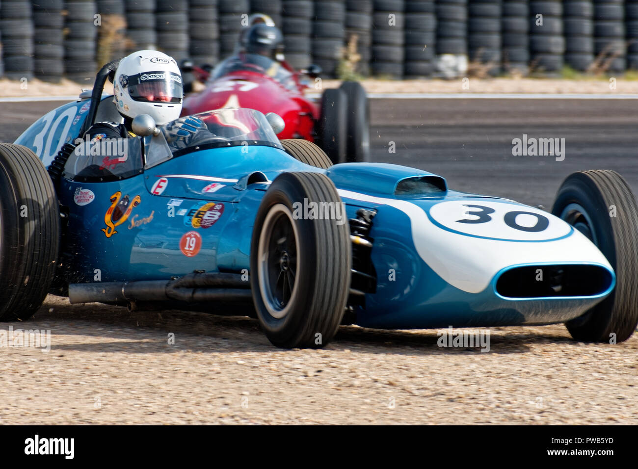 Rennstrecke von Jarama, Madrid, Spanien. 13. - 14. Oktober, 2018: Rennwagen #30 Skarabäus Offenhauser, 1960, 2.400 cm³, Fahrer Julian Bronson. Wettbewerb der Historischen Grand Prix Automobile Association (HGPCA) an der Rennstrecke von Jarama bei Madrid, Spanien. Enrique Palacio Sans./Alamy leben Nachrichten Stockfoto