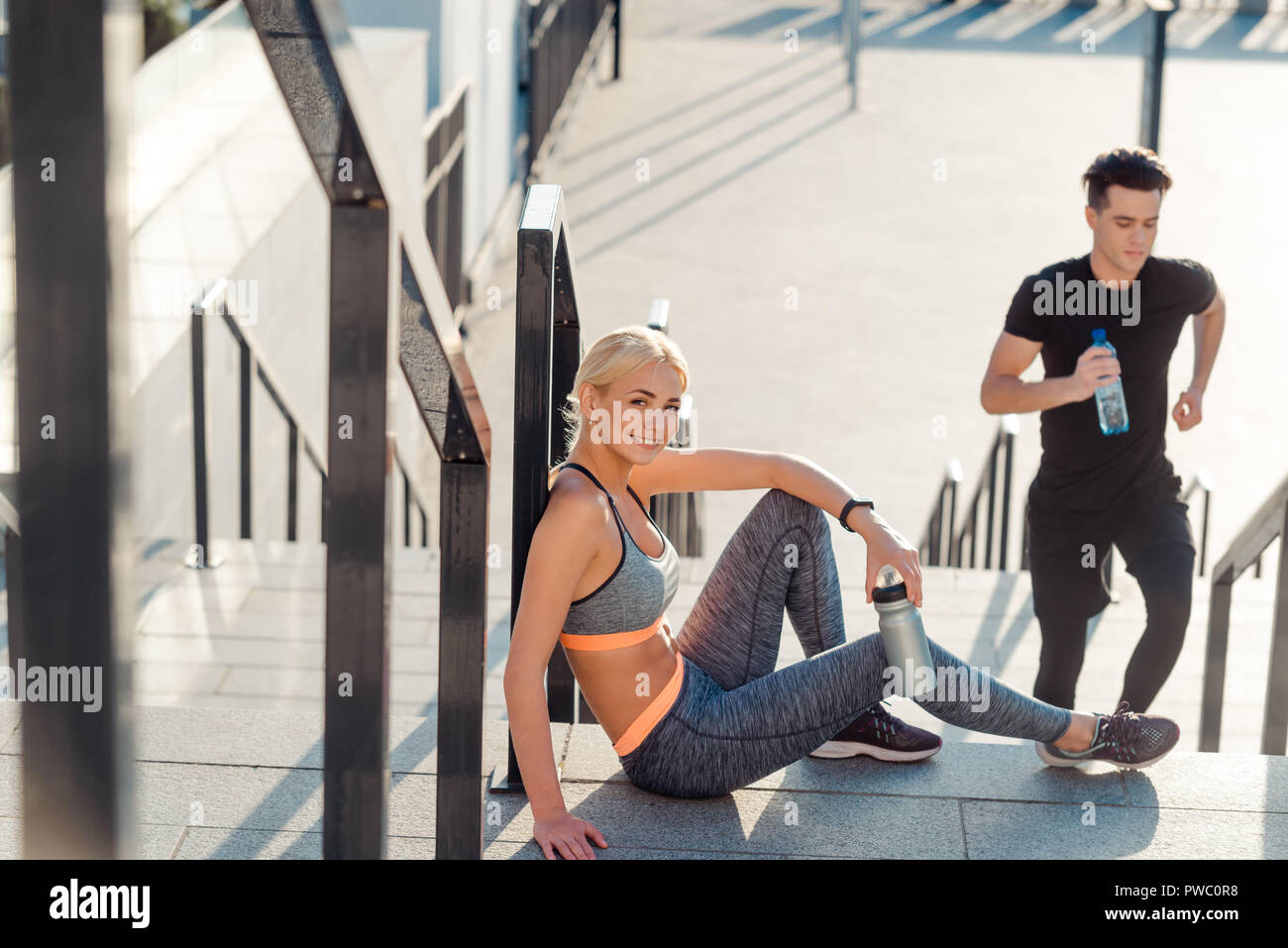 Smilling Frau ruhen Stockfoto