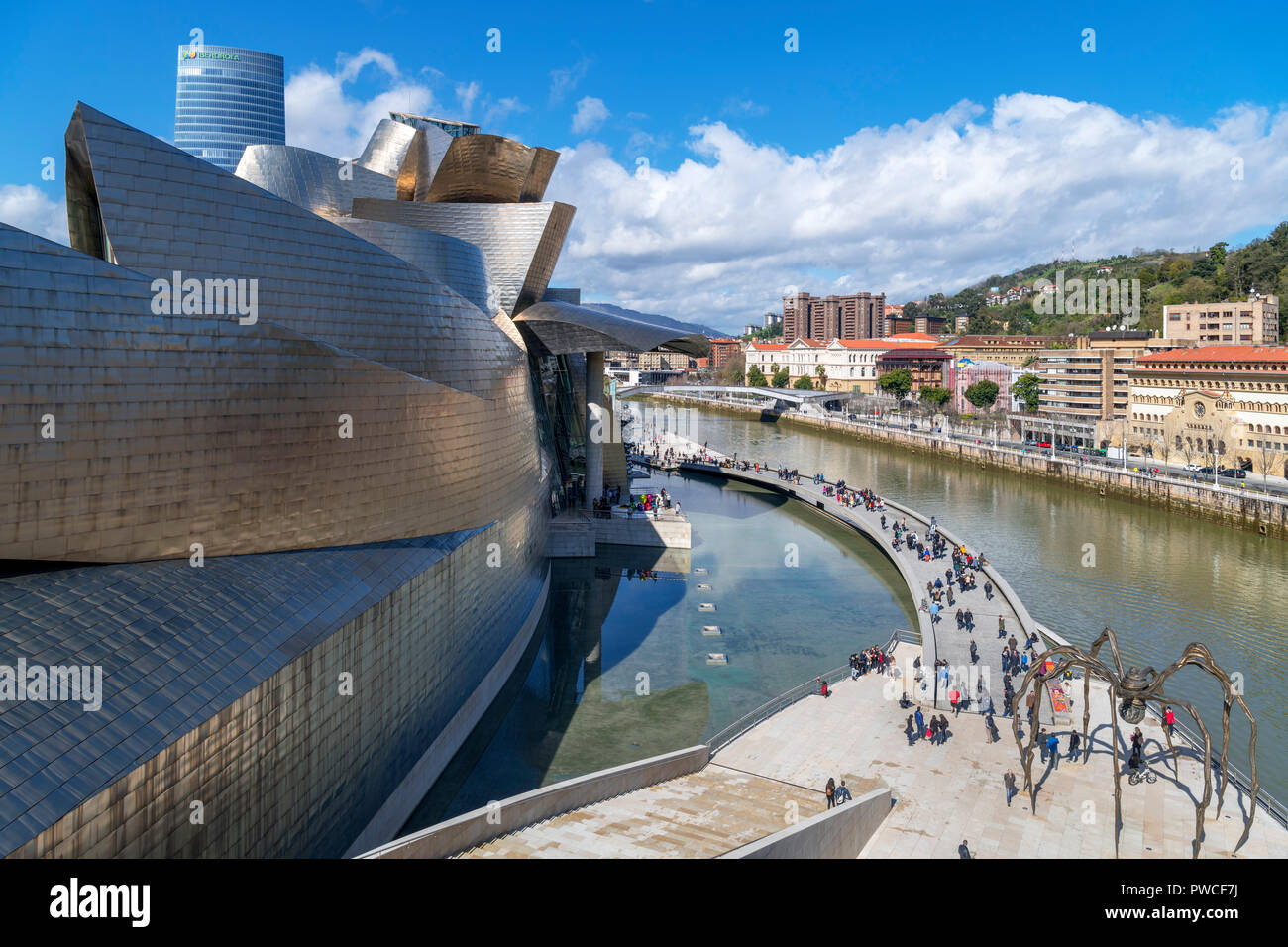 Guggenheim Bilbao. Das Guggenheim Museum und Fluss Nervion, Bilbao, Baskenland, Spanien Stockfoto