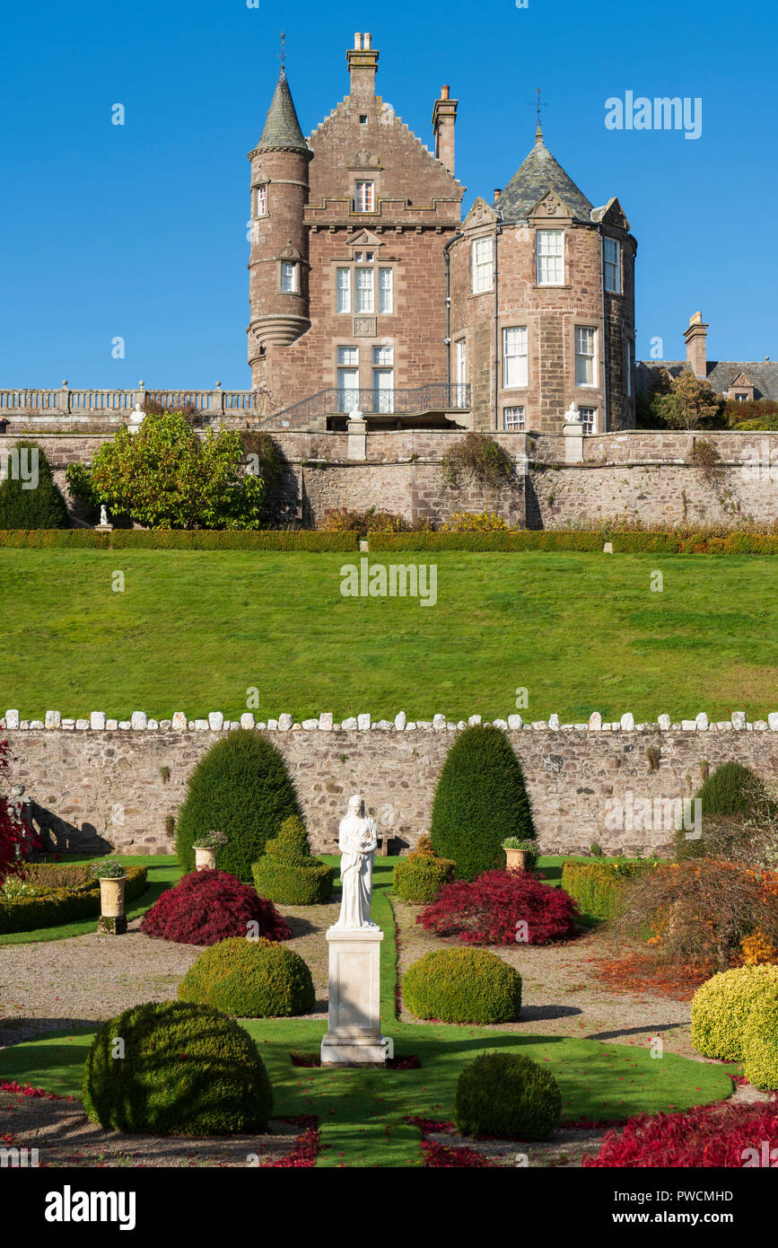 Anzeigen von Drummond Castle Garten im Herbst in Crieff, Schottland, Großbritannien Stockfoto