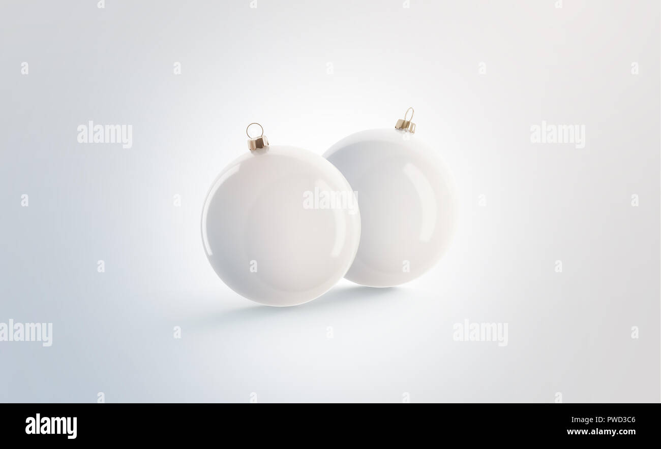 Zwei White christmas Ball für Baum mockup Leer, isoliert, 3D-Rendering. Leer neues Jahr Spielzeug mock up. Klar, Weihnachten Deko Kugel für Pine. Tradit Stockfoto