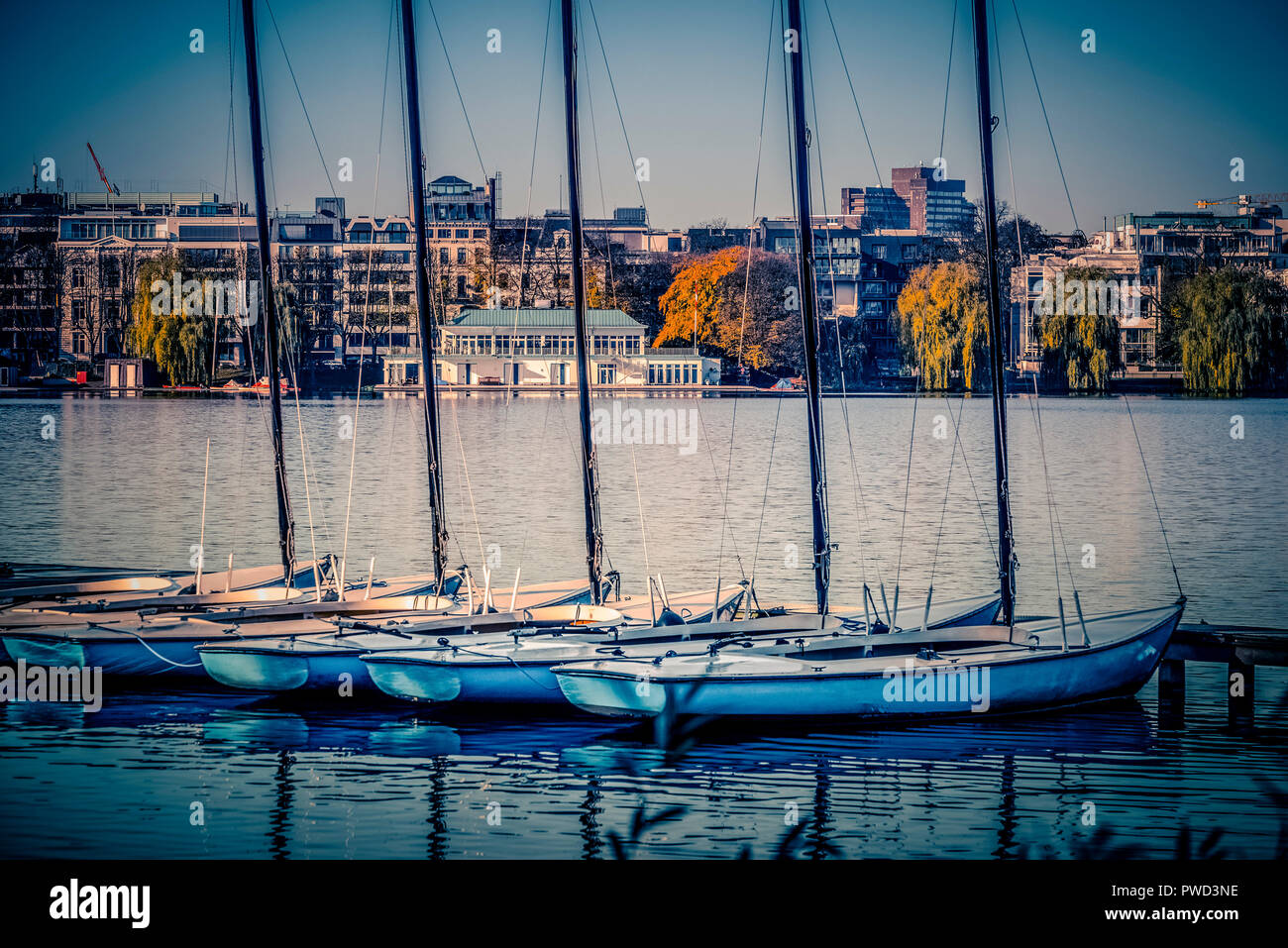 Deutschland, Hamburg, Alster, Außenalster, Ruderclub, Germania, Segeln, Segelboot Stockfoto