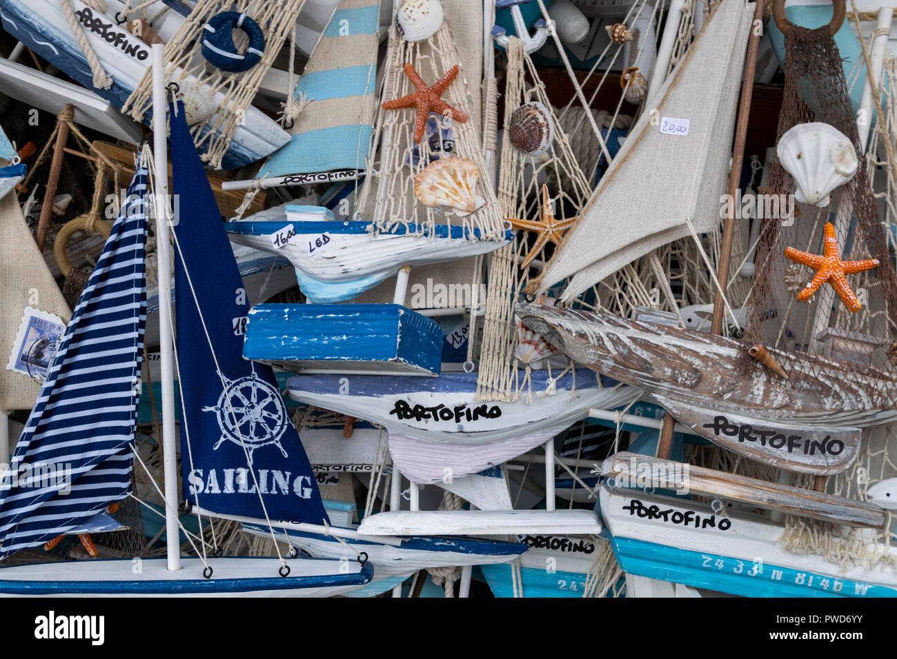 Stall mit Souvenirs von Portofino Stockfoto
